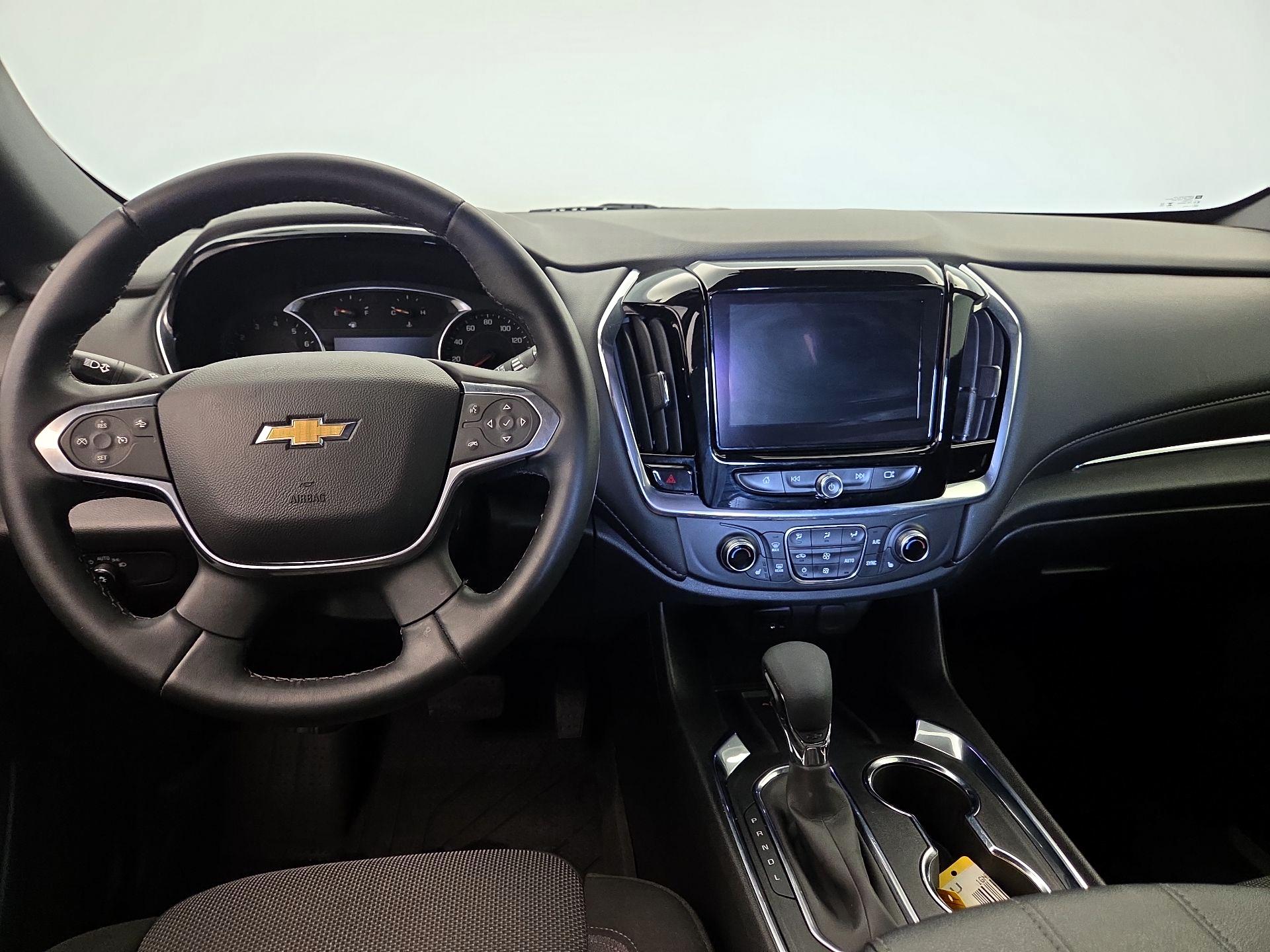 Thumbnail: 2023 Chevrolet Traverse - 9