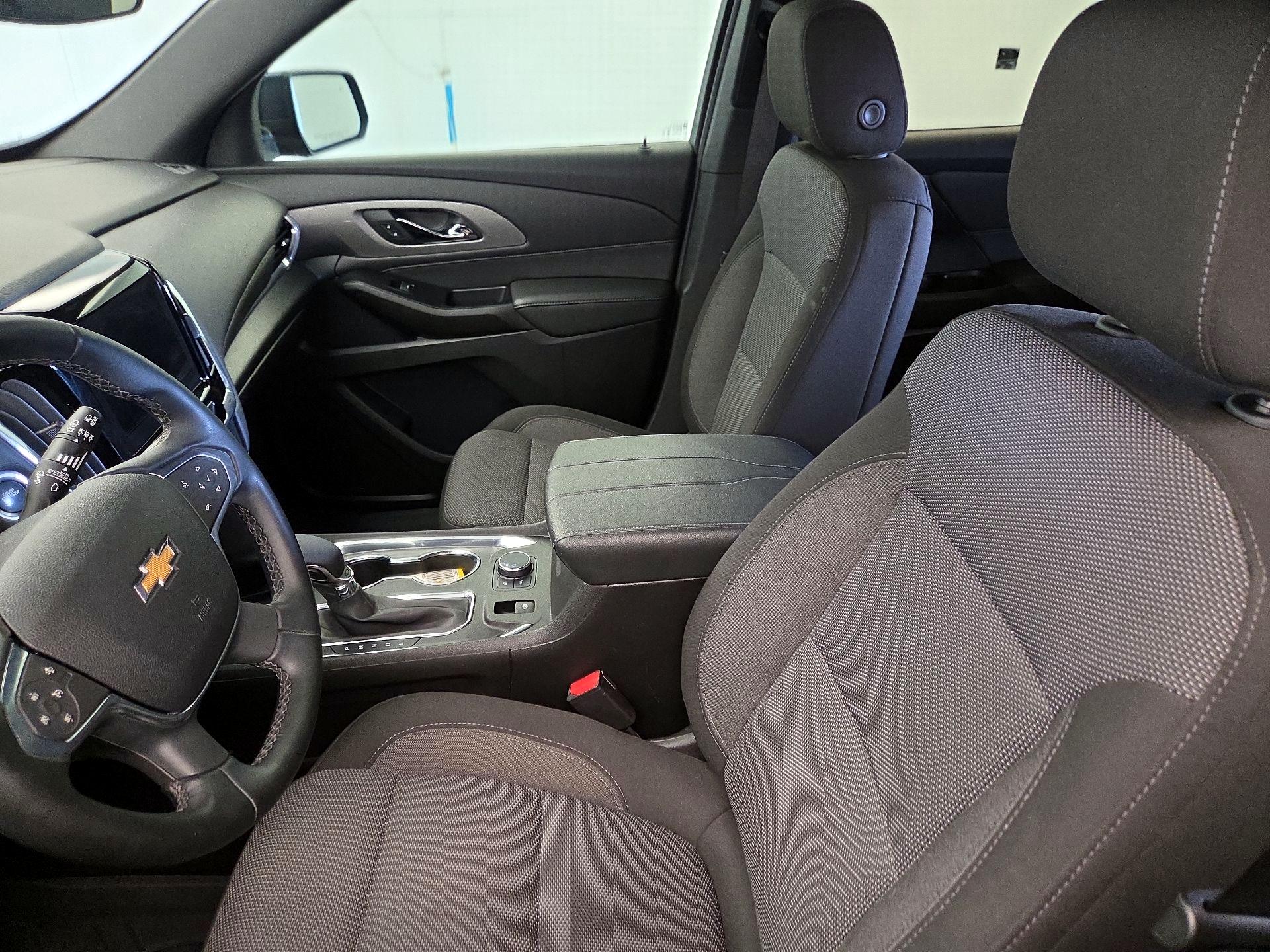 Thumbnail: 2023 Chevrolet Traverse - 11