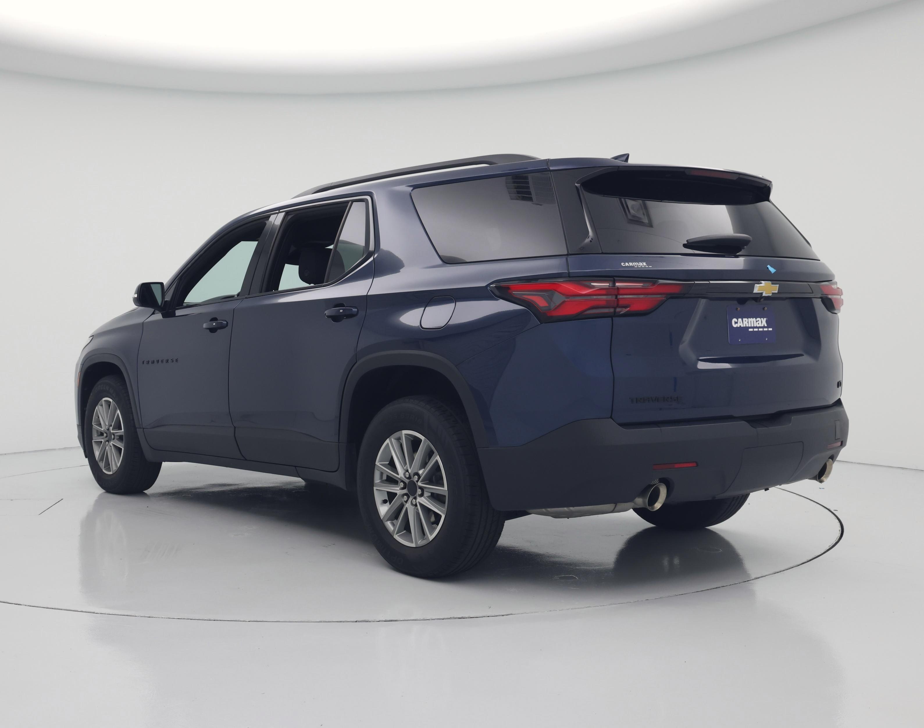 Thumbnail: 2023 Chevrolet Traverse - 2