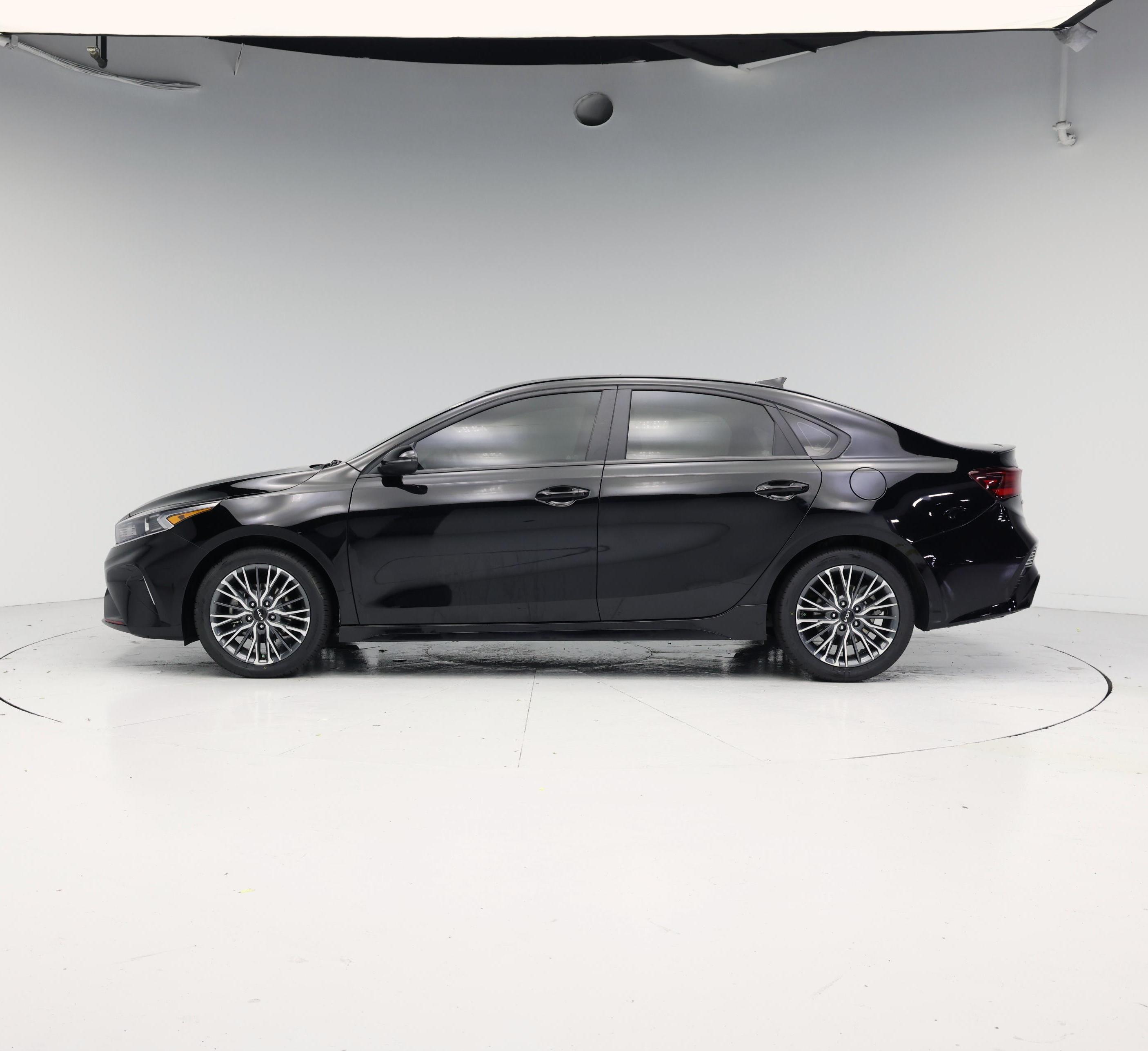 Thumbnail: 2024 Kia Forte - 3