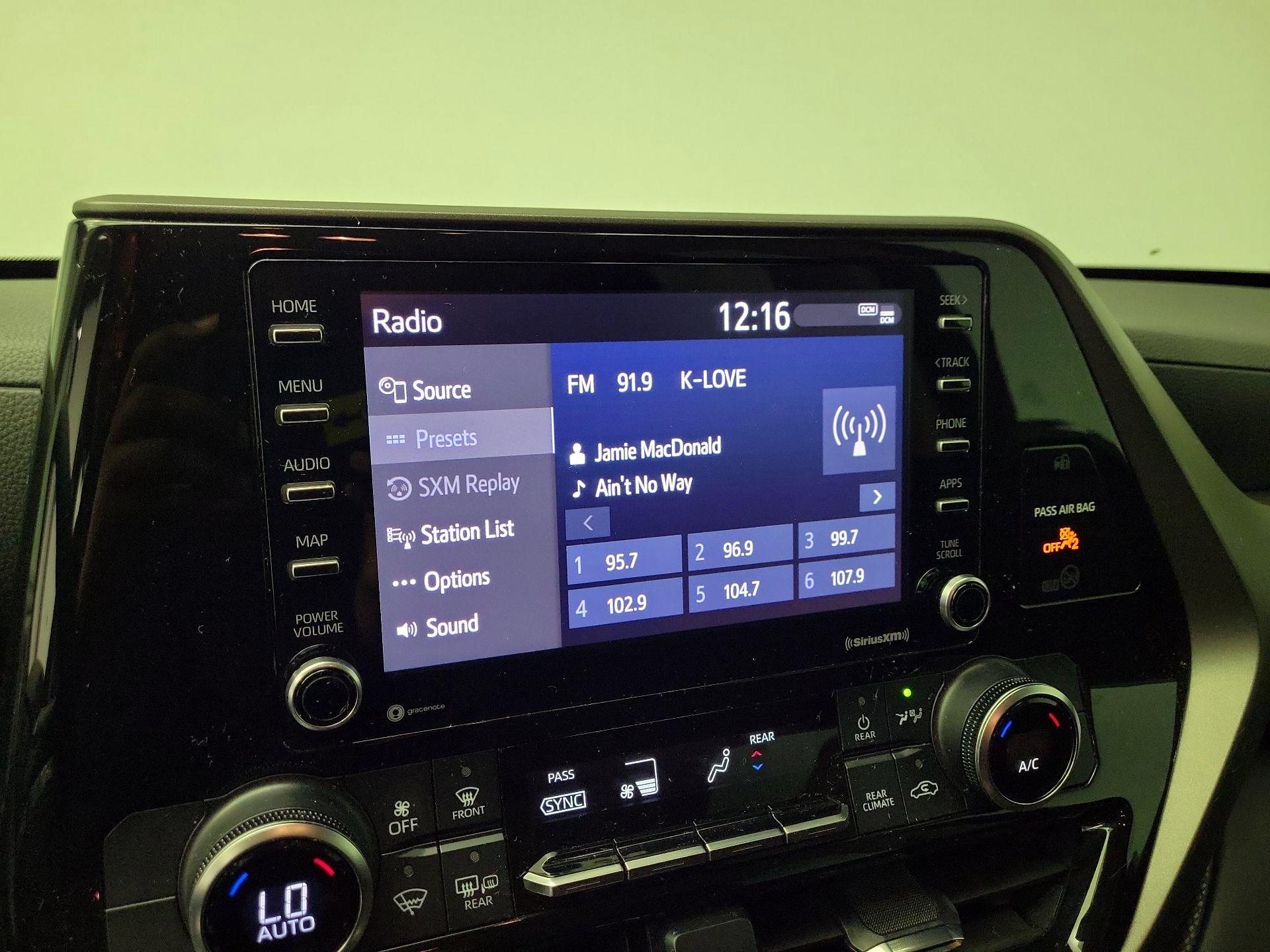 Thumbnail: 2021 Toyota Highlander - 15