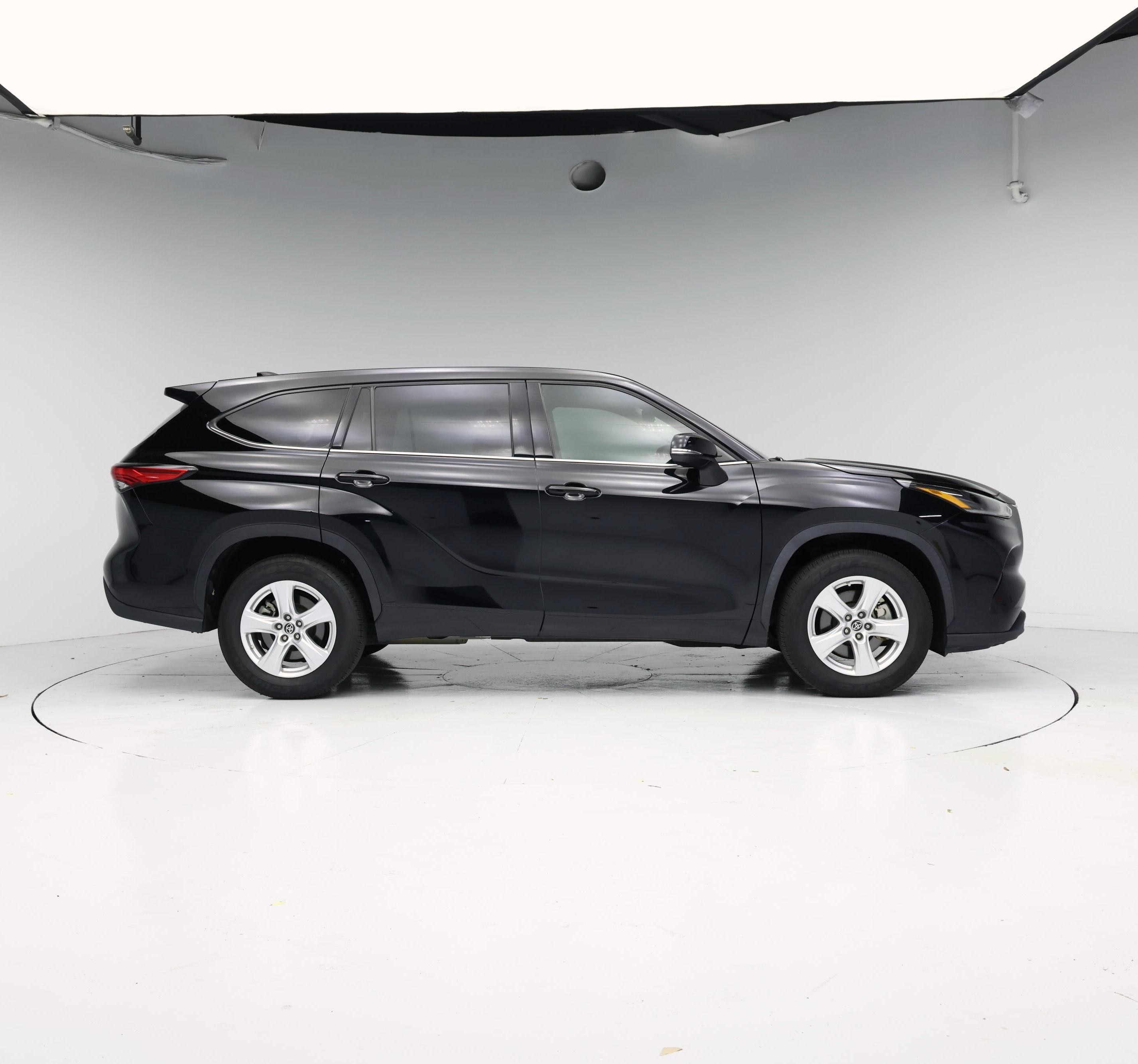 Thumbnail: 2021 Toyota Highlander - 7
