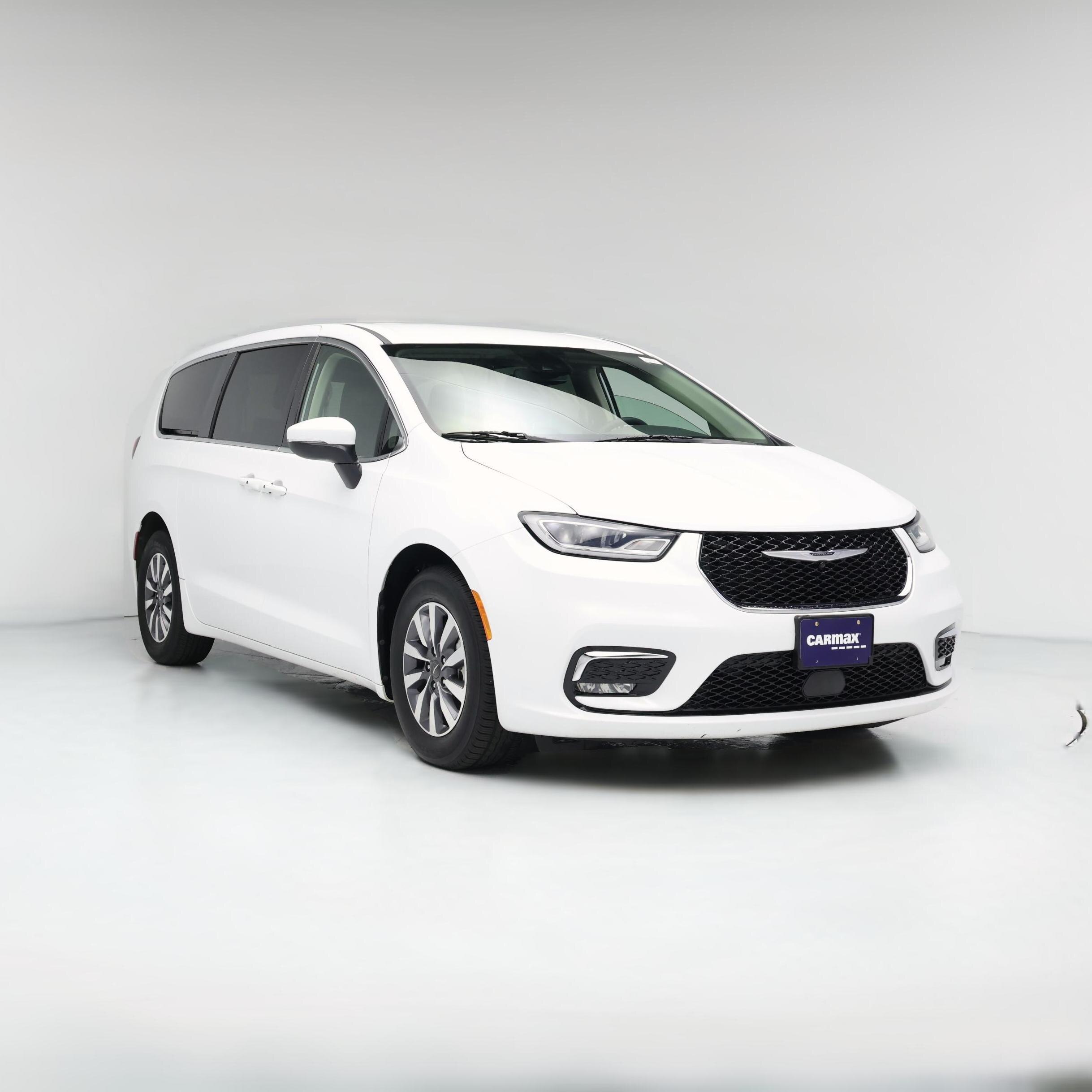 Thumbnail: 2023 Chrysler Pacifica - 1