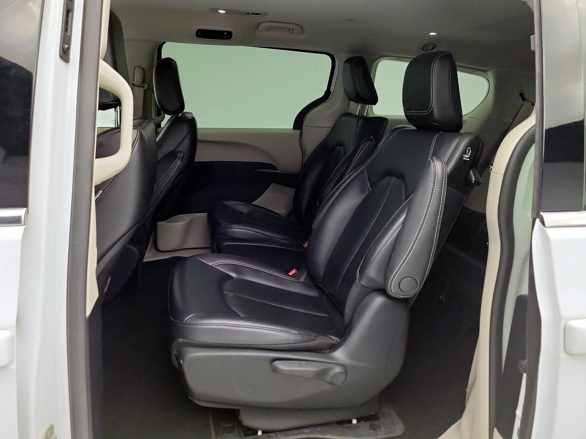 Thumbnail: 2023 Chrysler Pacifica - 19