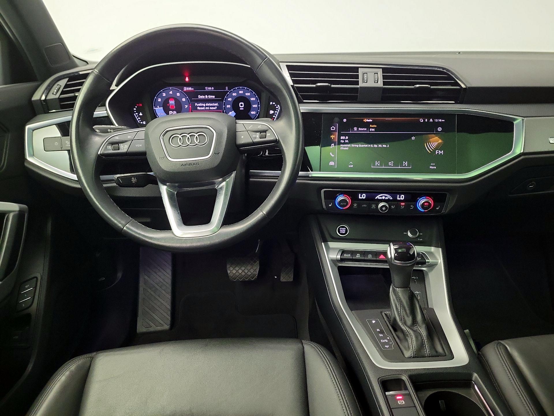 Thumbnail: 2023 Audi Q3 - 10