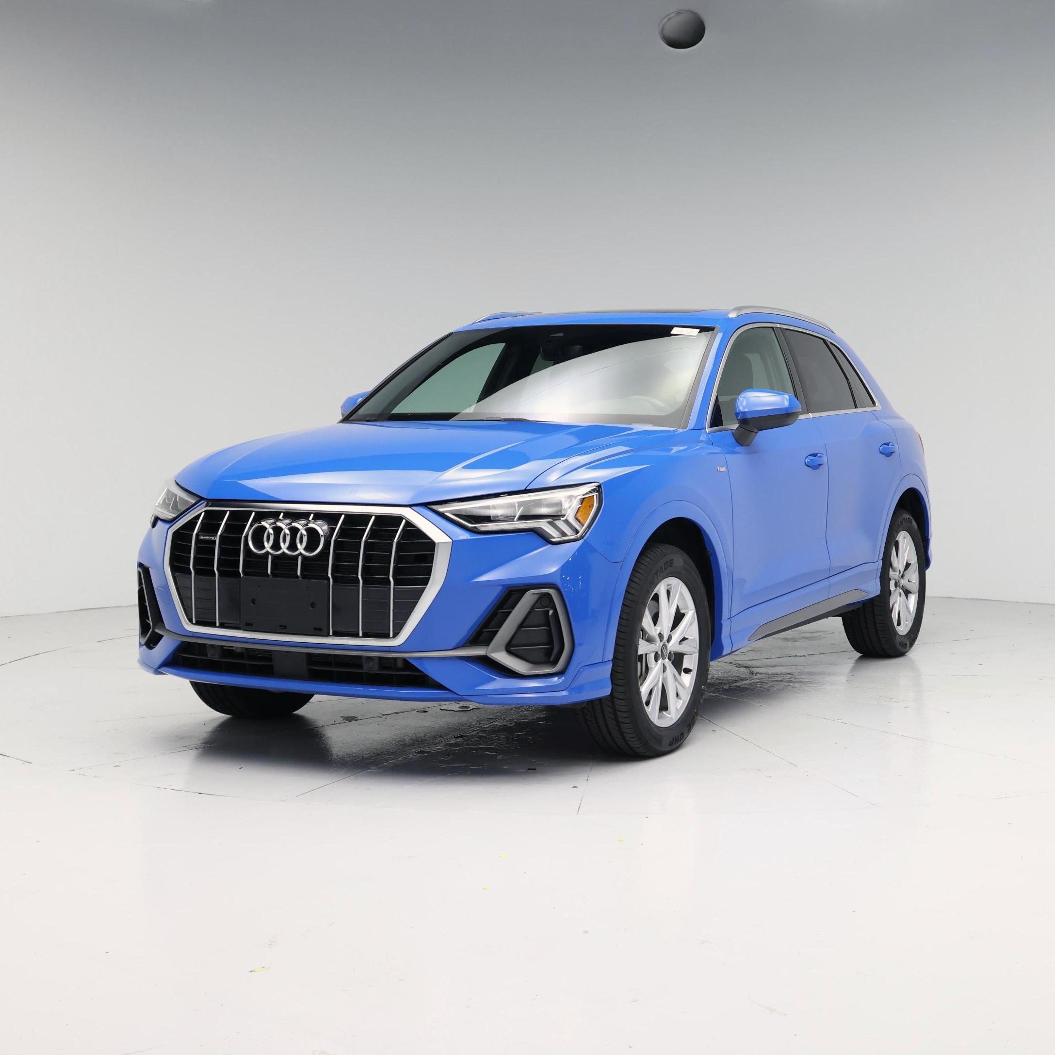 Thumbnail: 2023 Audi Q3 - 4
