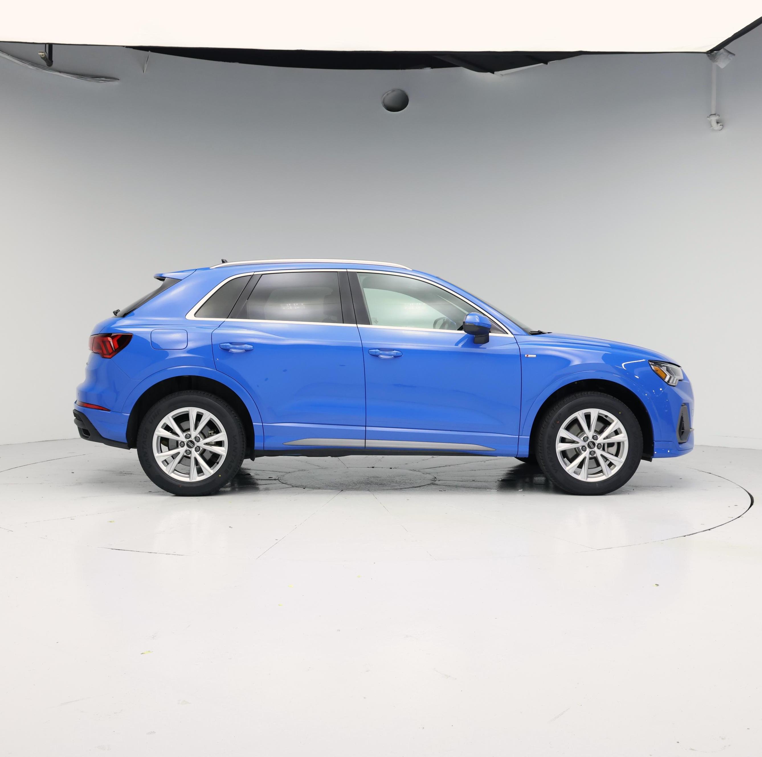 Thumbnail: 2023 Audi Q3 - 7