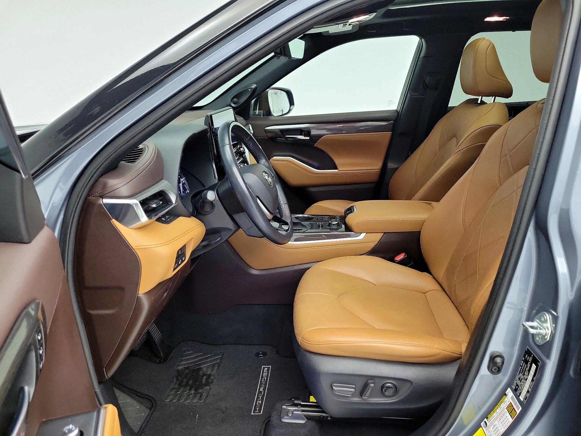 Thumbnail: 2021 Toyota Highlander - 11