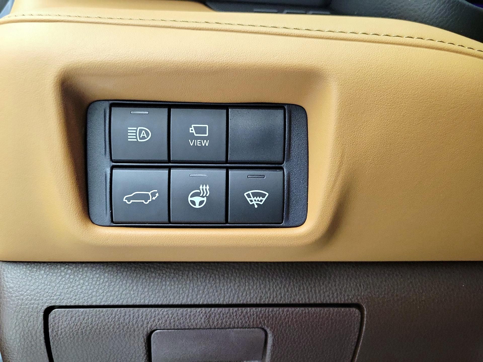 Thumbnail: 2021 Toyota Highlander - 13