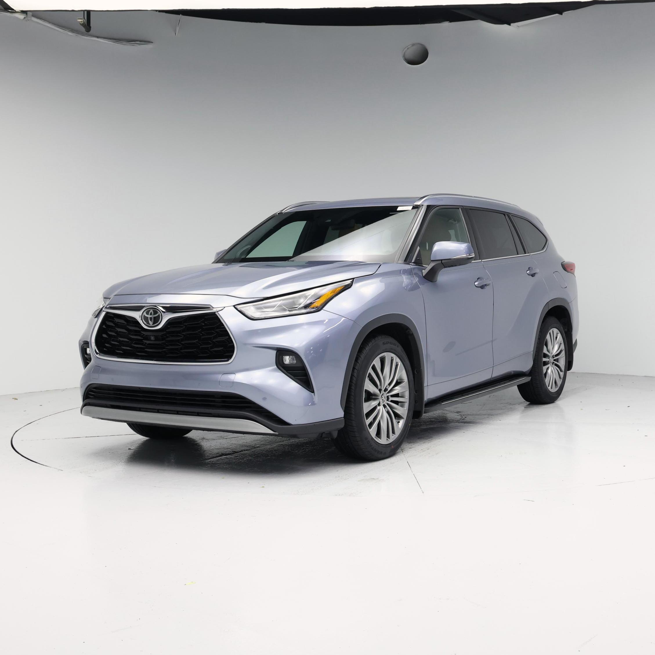 Thumbnail: 2021 Toyota Highlander - 4