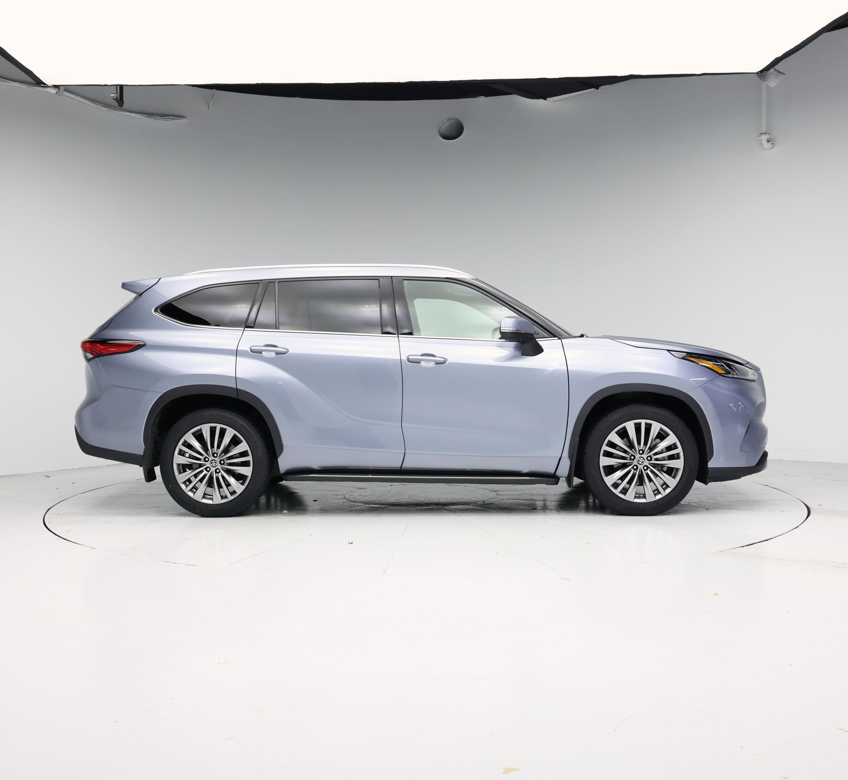 Thumbnail: 2021 Toyota Highlander - 7