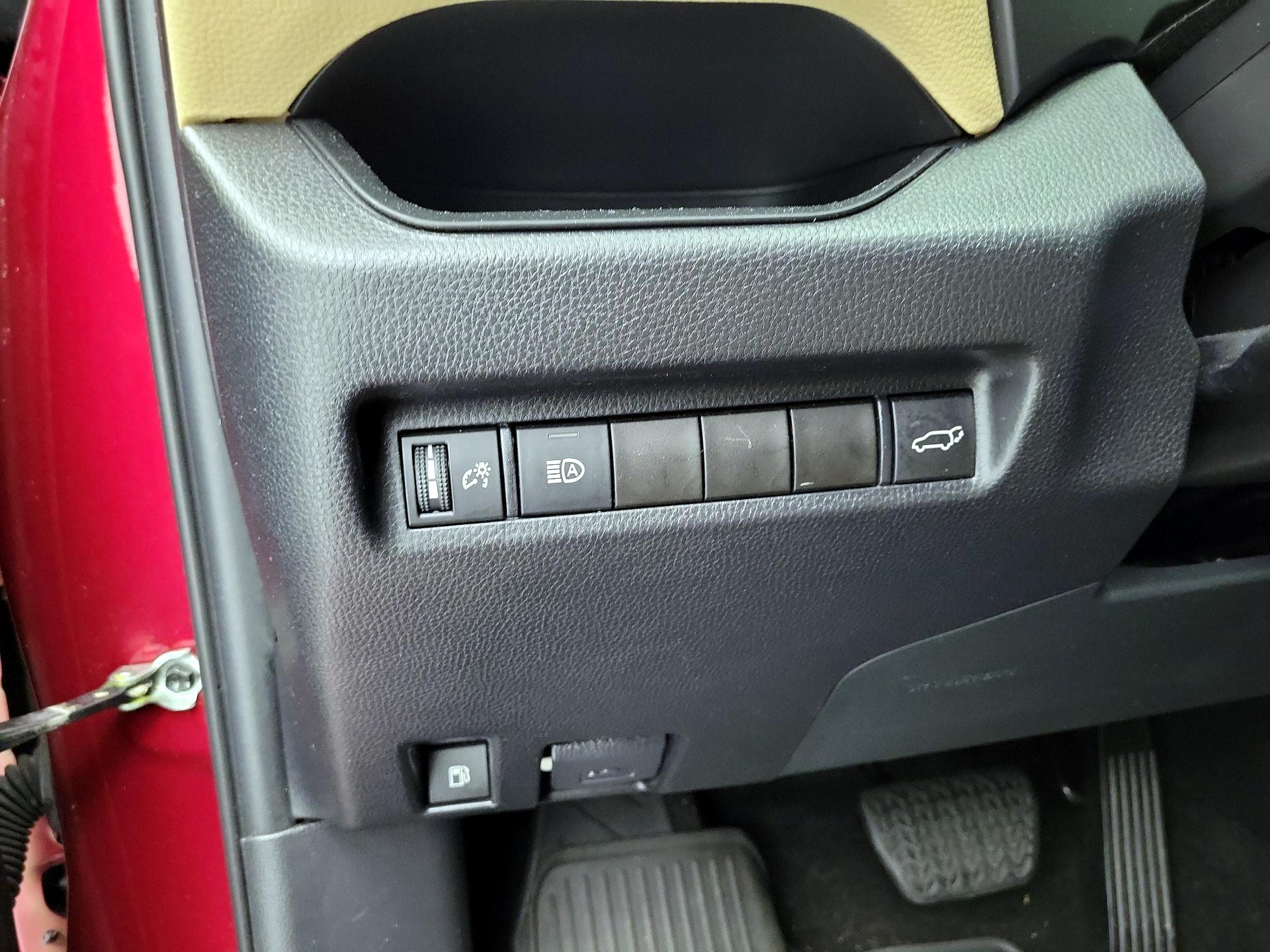 Thumbnail: 2022 Toyota RAV4 - 13