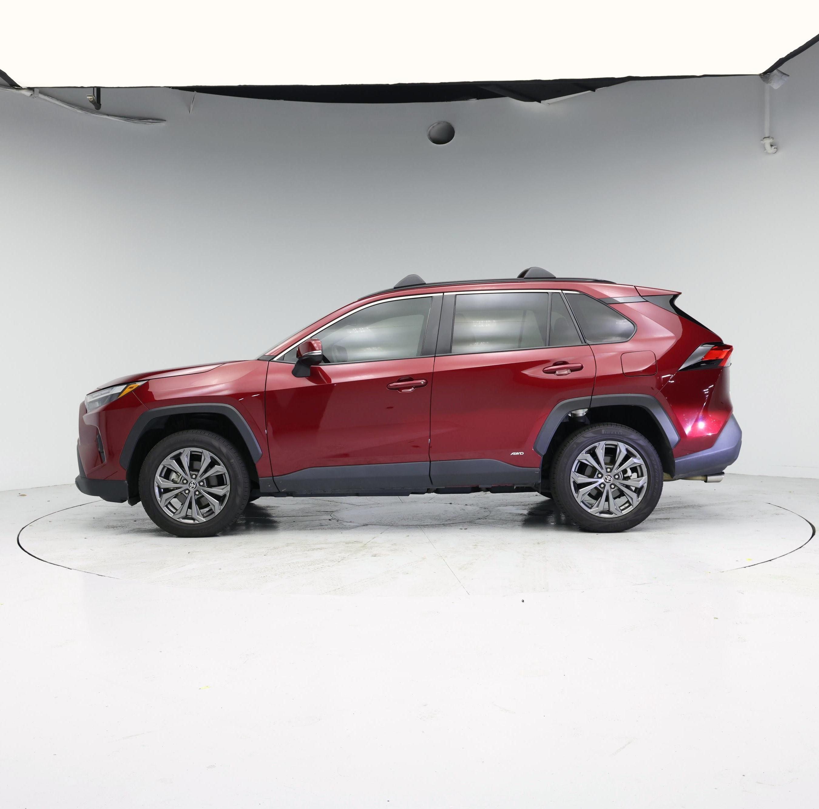 Thumbnail: 2022 Toyota RAV4 - 3