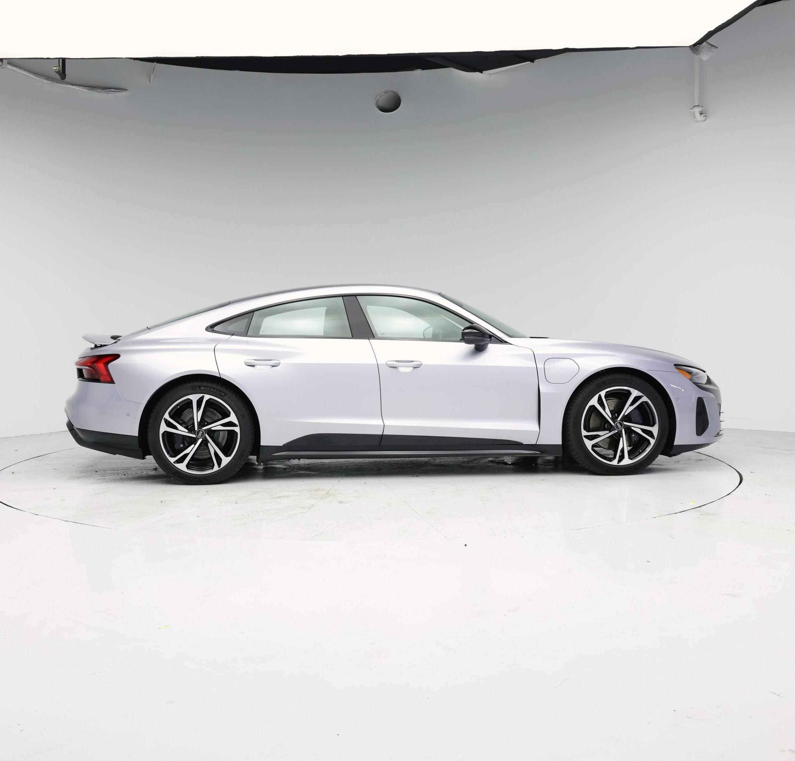 Thumbnail: 2022 Audi e-tron GT - 7