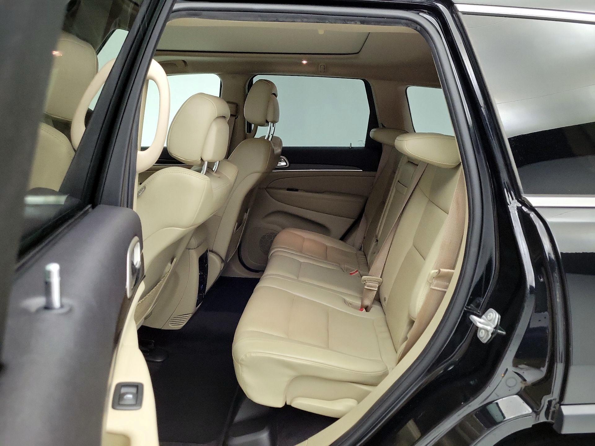Thumbnail: 2017 Jeep Grand Cherokee - 20