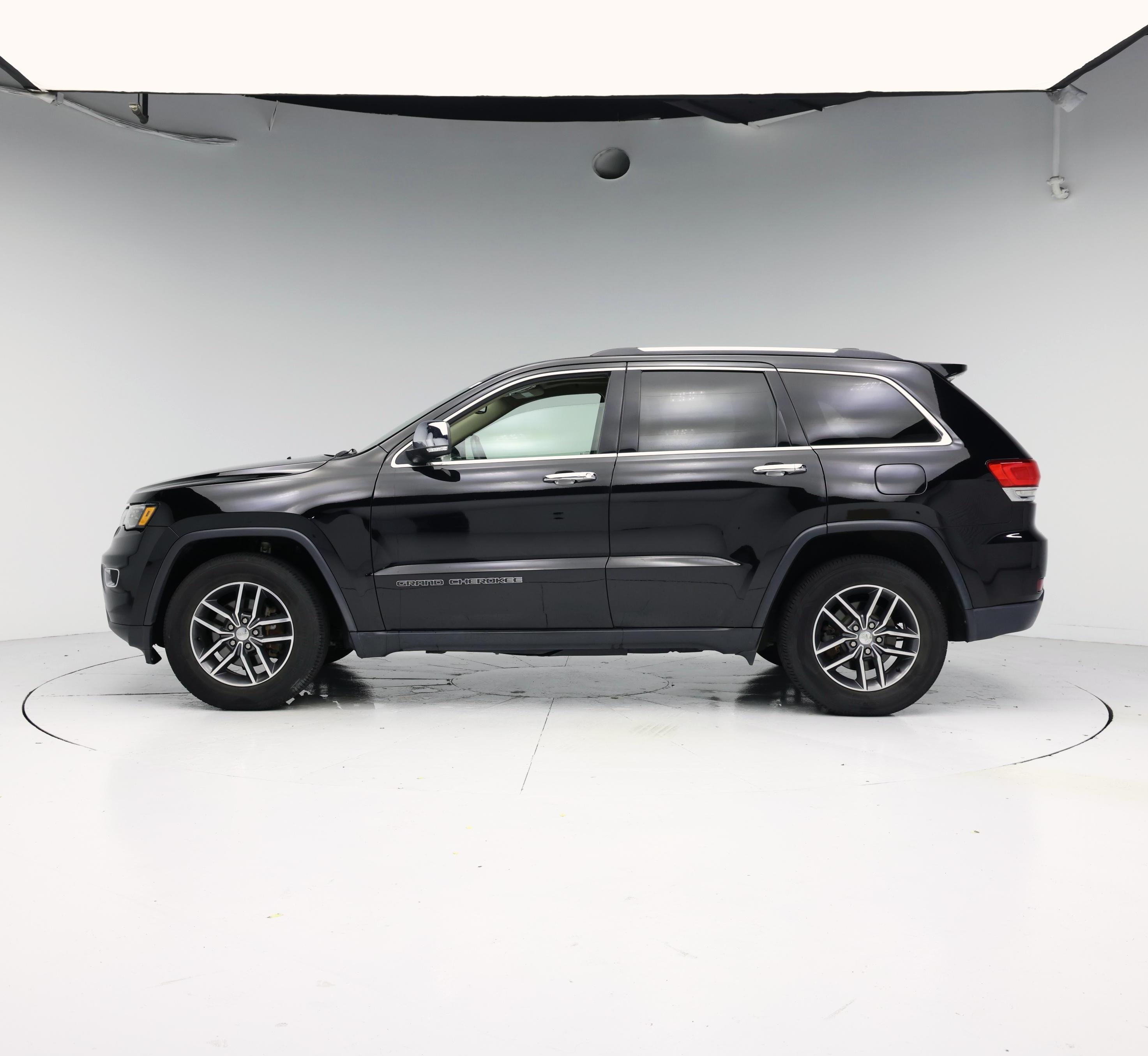 Thumbnail: 2017 Jeep Grand Cherokee - 3