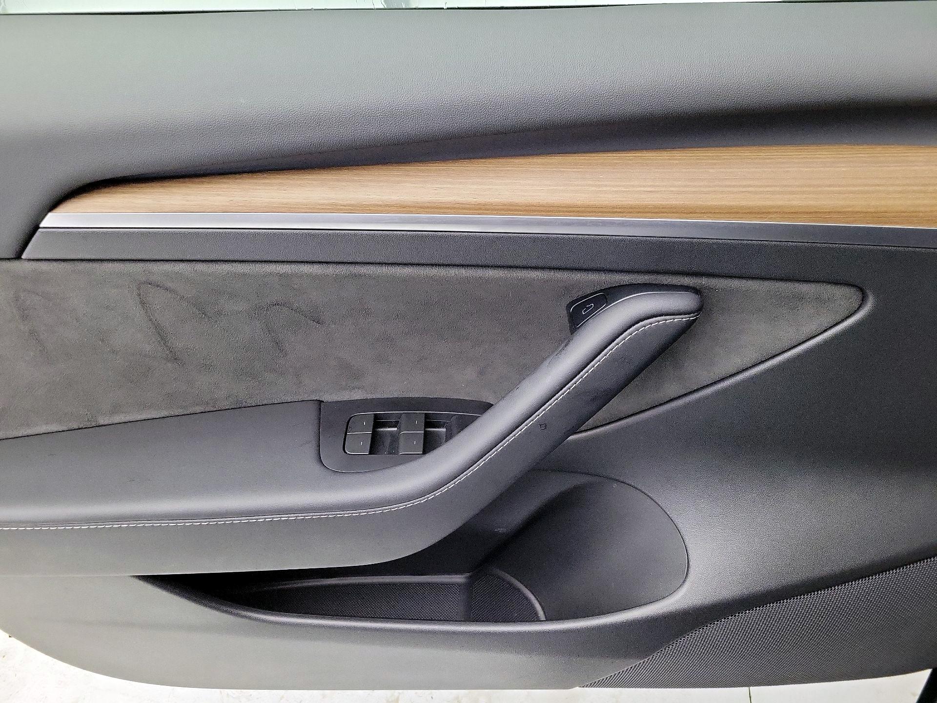 Thumbnail: 2023 Tesla Model 3 - 12