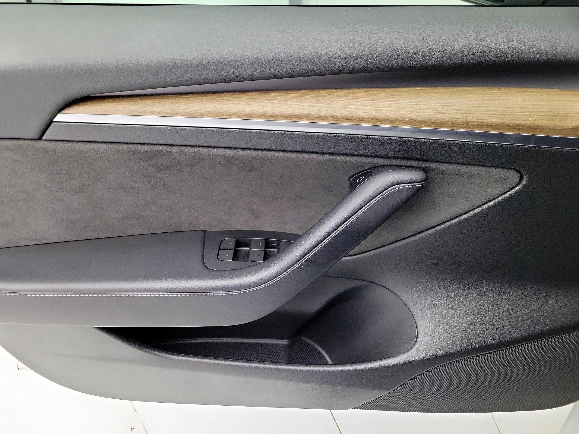 Thumbnail: 2023 Tesla Model 3 - 12