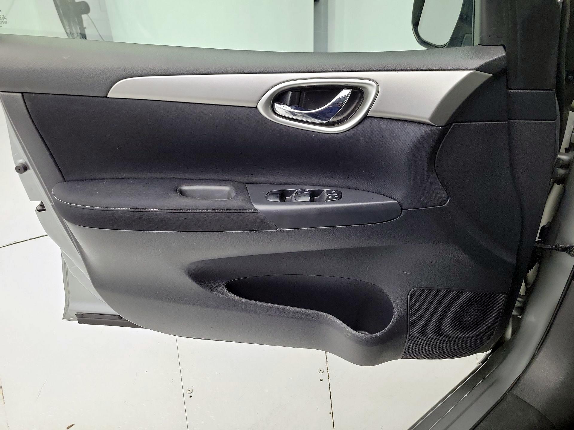 Thumbnail: 2014 Nissan Sentra - 12