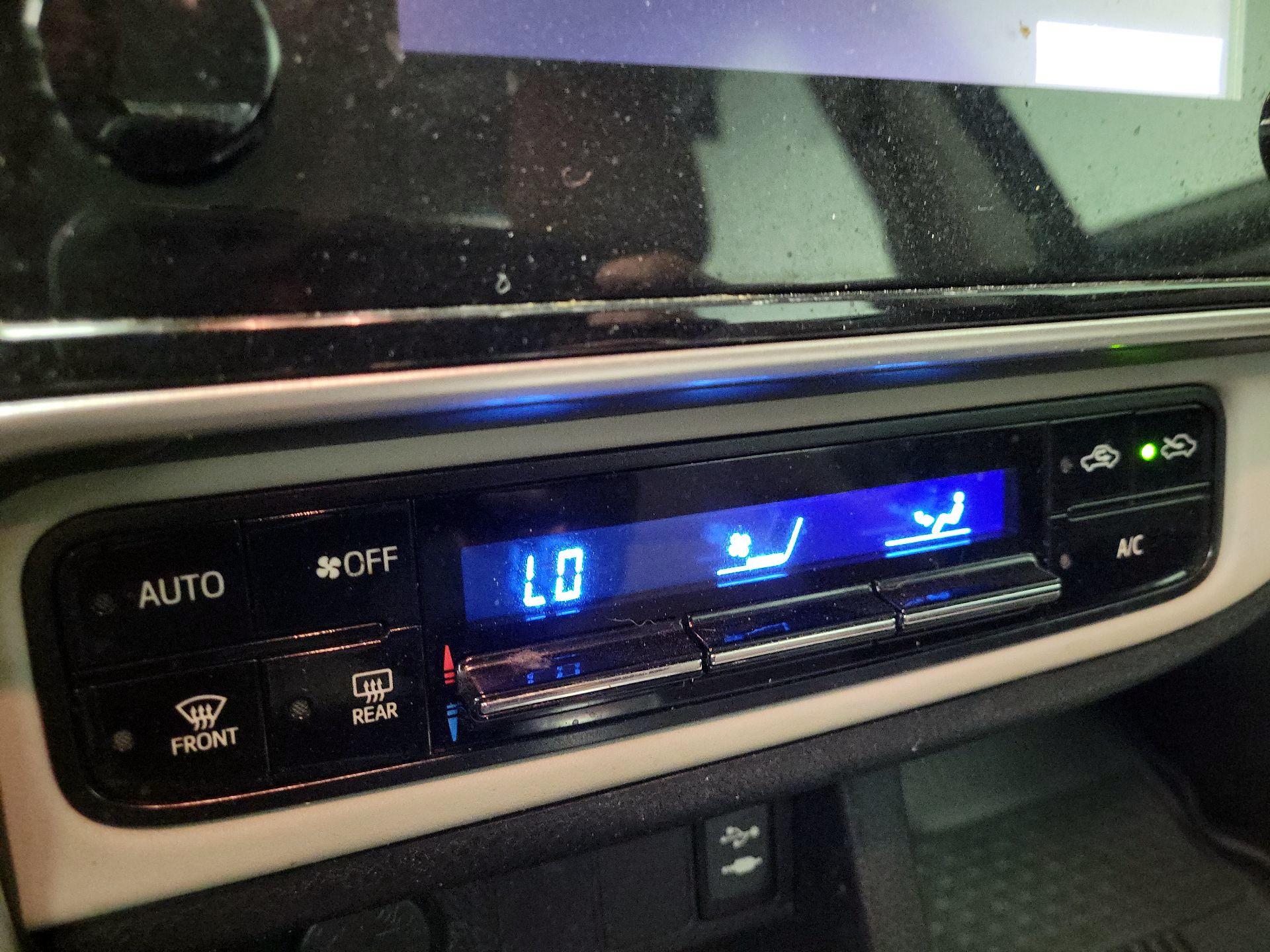 Thumbnail: 2019 Toyota Corolla - 15