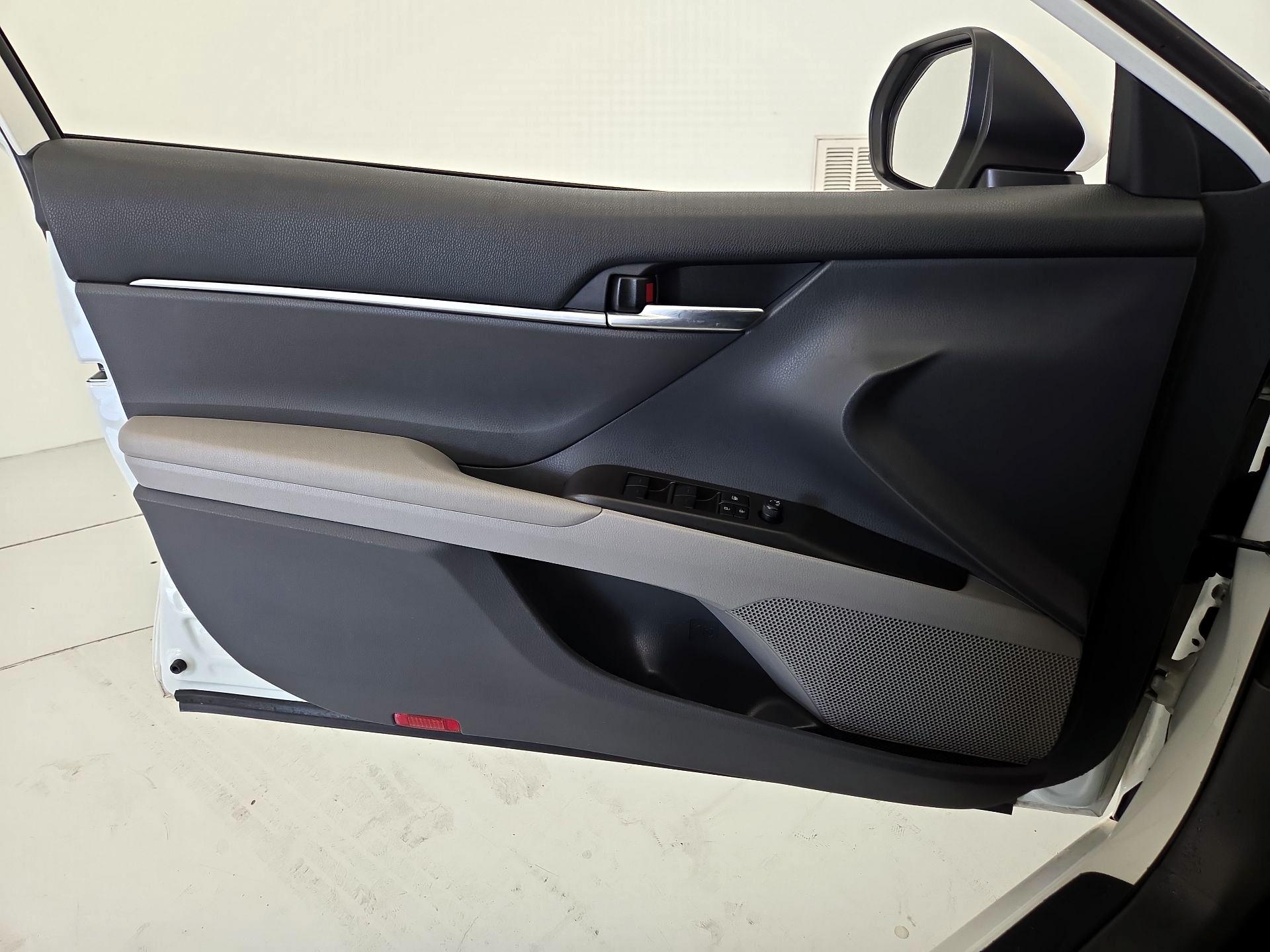 Thumbnail: 2023 Toyota Camry - 12