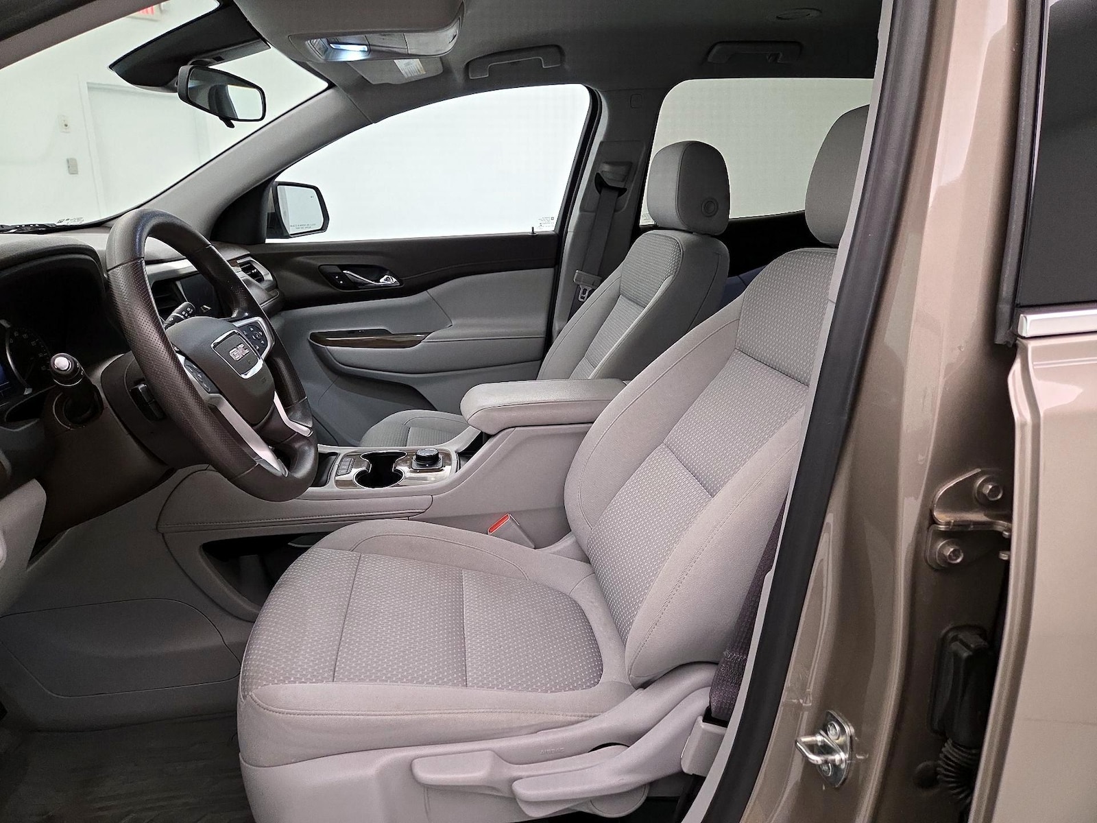 2022 GMC Acadia SLE - Photo 12