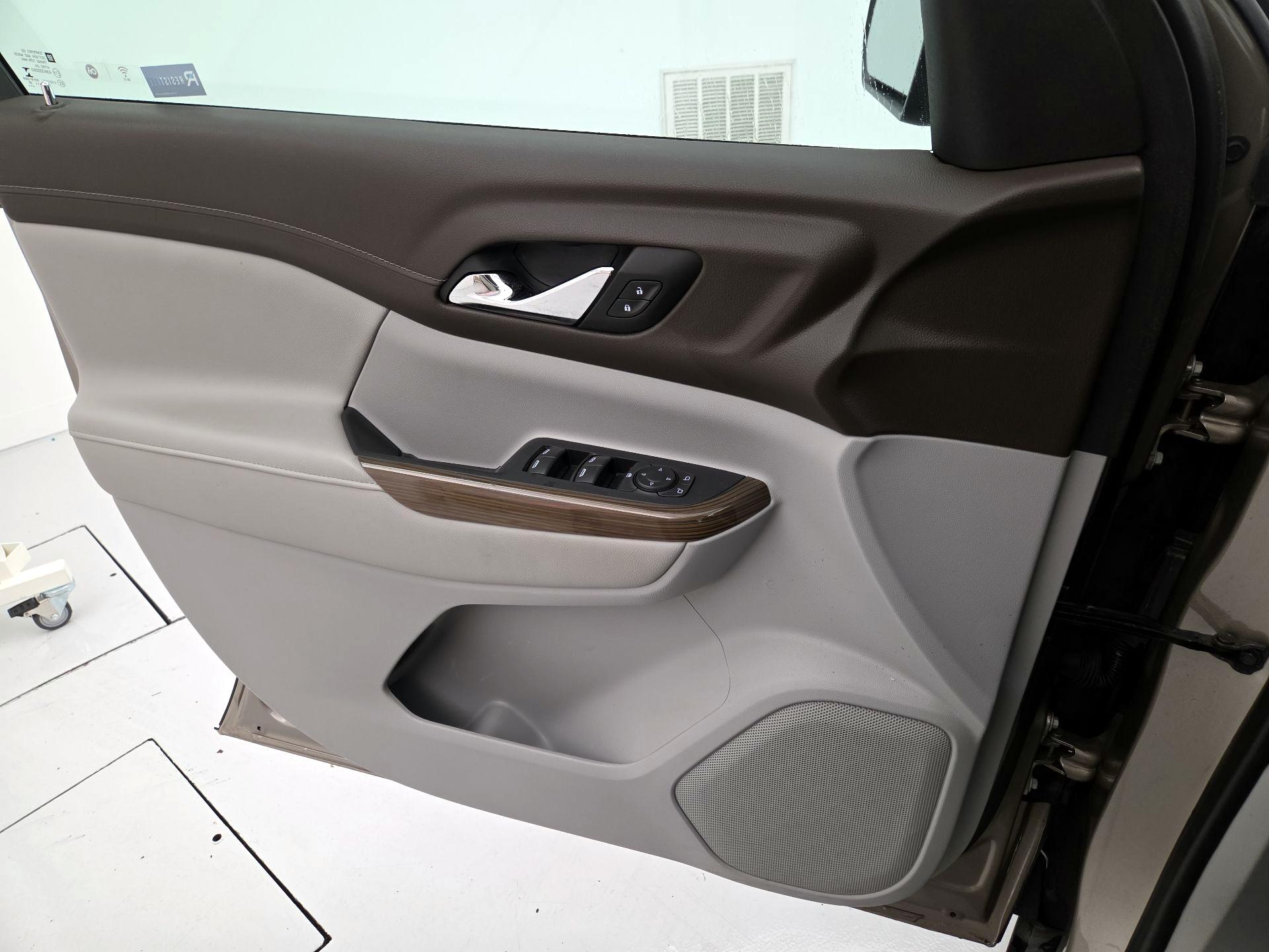 Thumbnail: 2022 GMC Acadia - 12