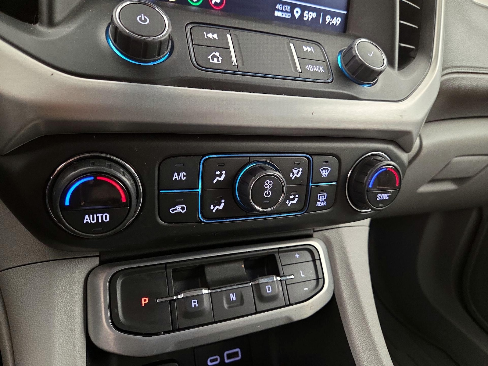2022 GMC Acadia SLE - Photo 17