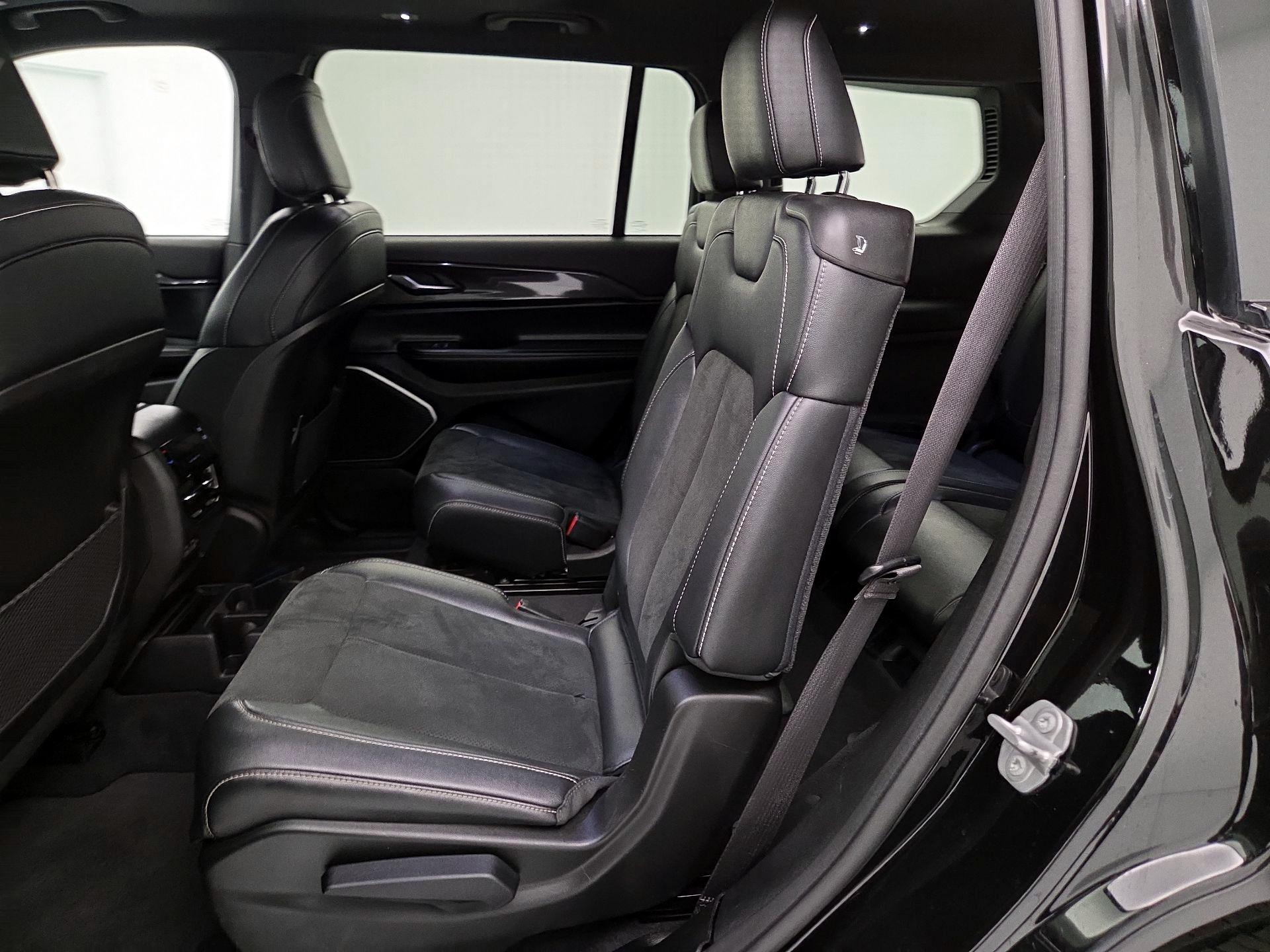 Thumbnail: 2022 Jeep Grand Cherokee L - 20