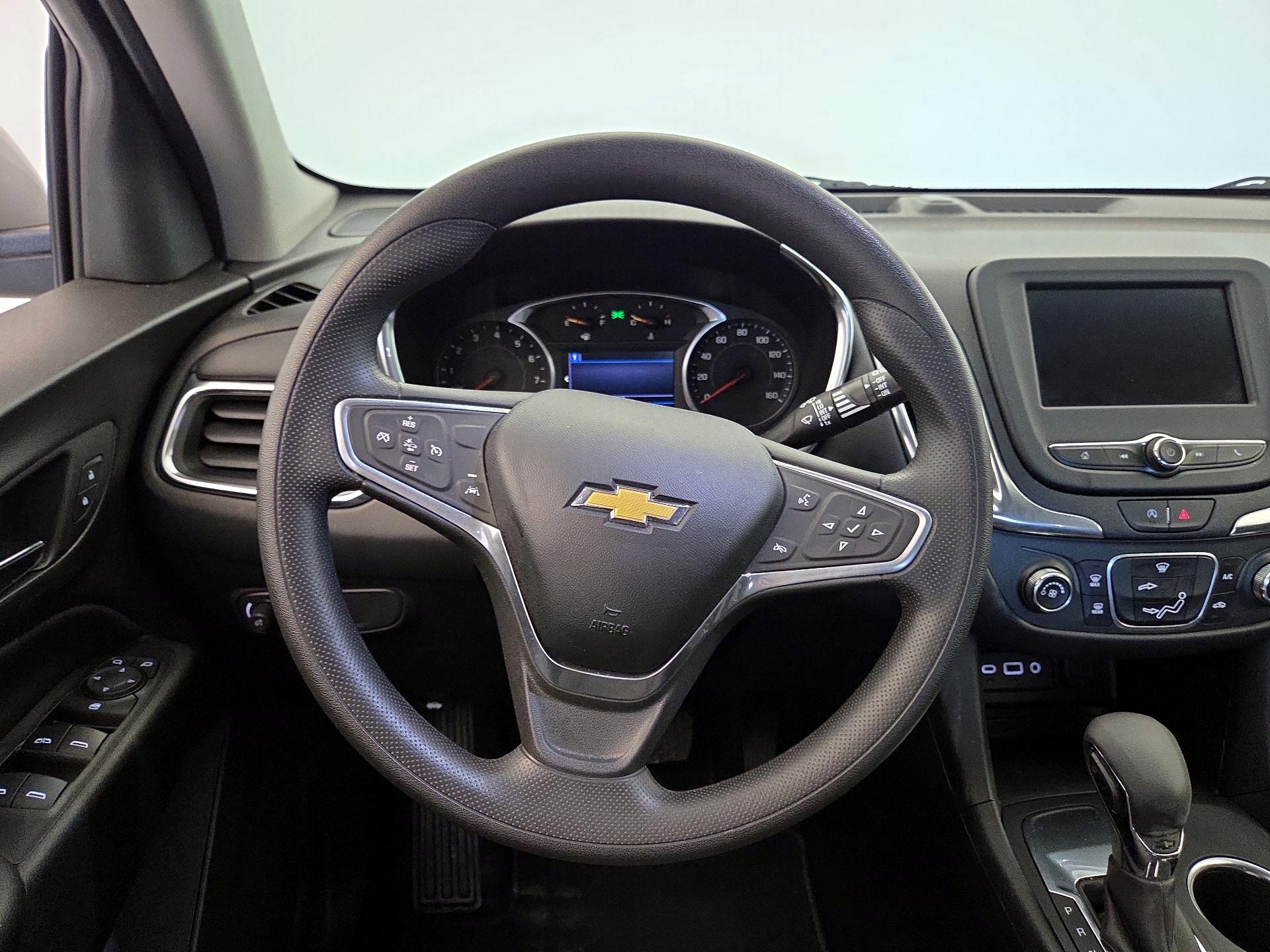Thumbnail: 2022 Chevrolet Equinox - 10