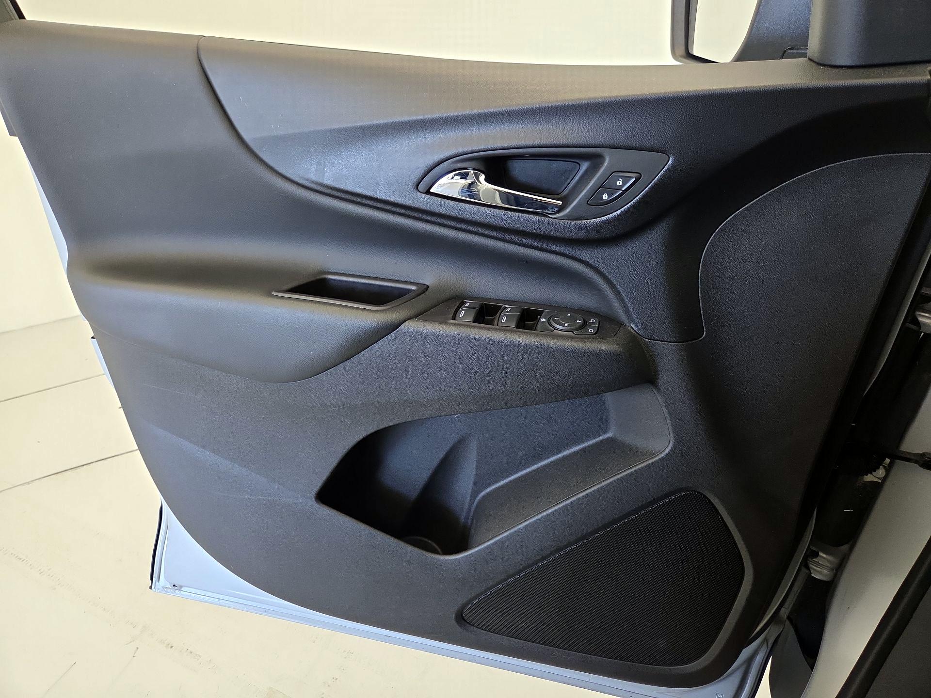 Thumbnail: 2022 Chevrolet Equinox - 12