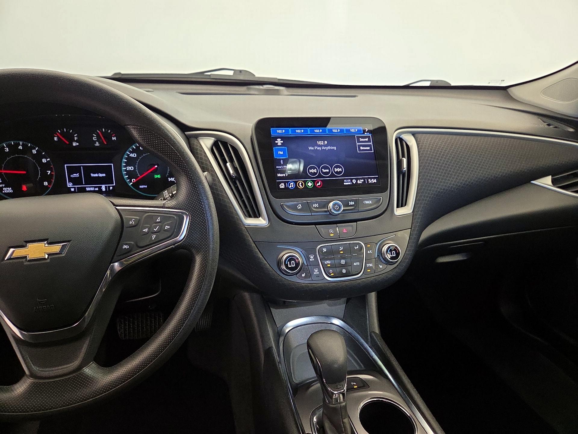 Thumbnail: 2024 Chevrolet Malibu - 9