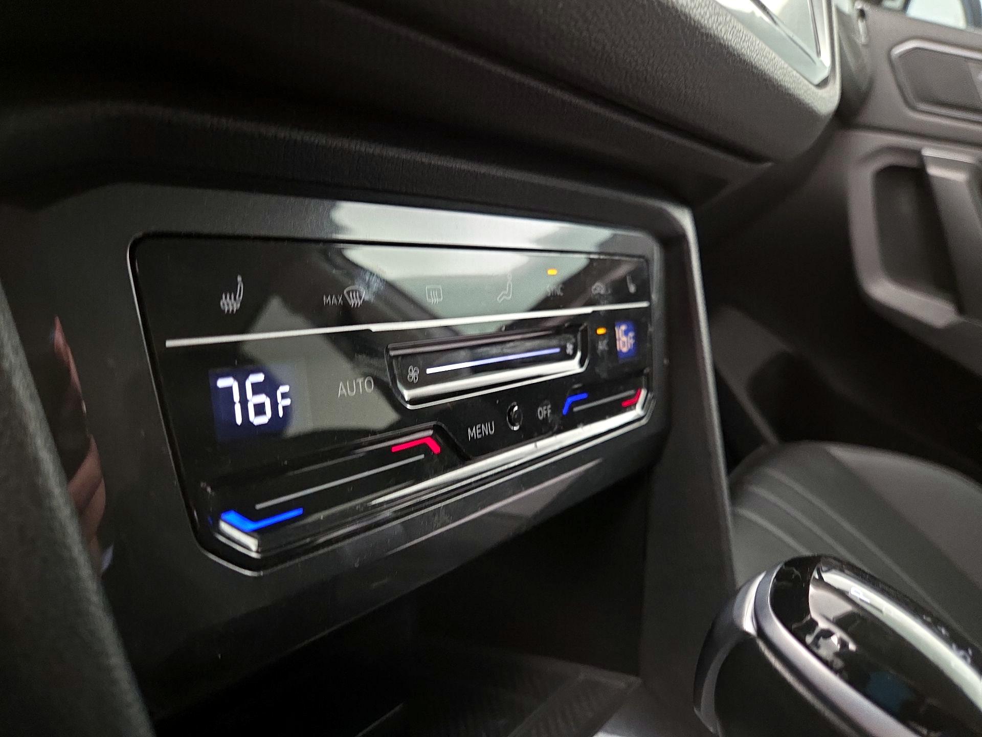 Thumbnail: 2024 Volkswagen Tiguan - 16