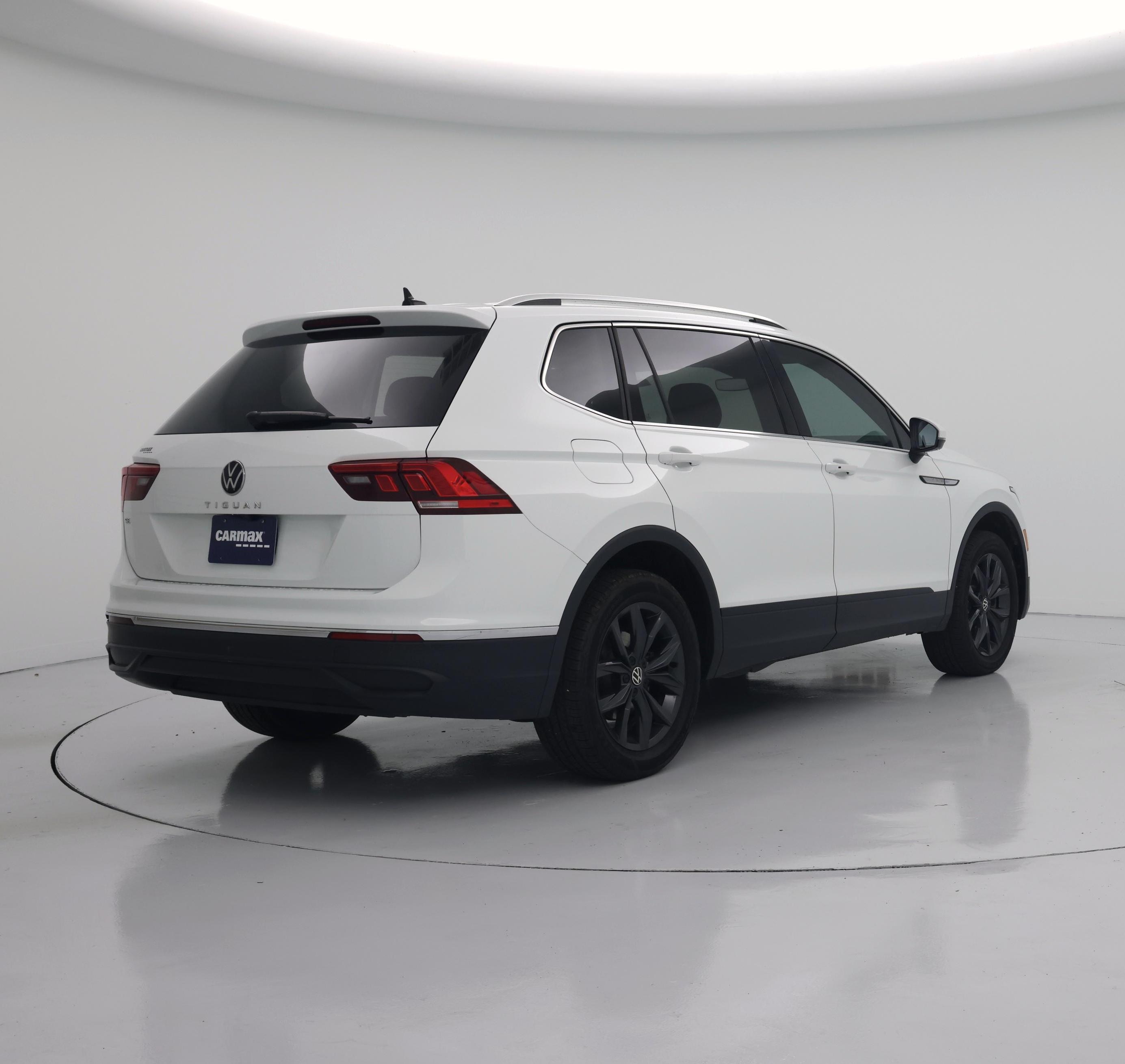 Thumbnail: 2024 Volkswagen Tiguan - 8
