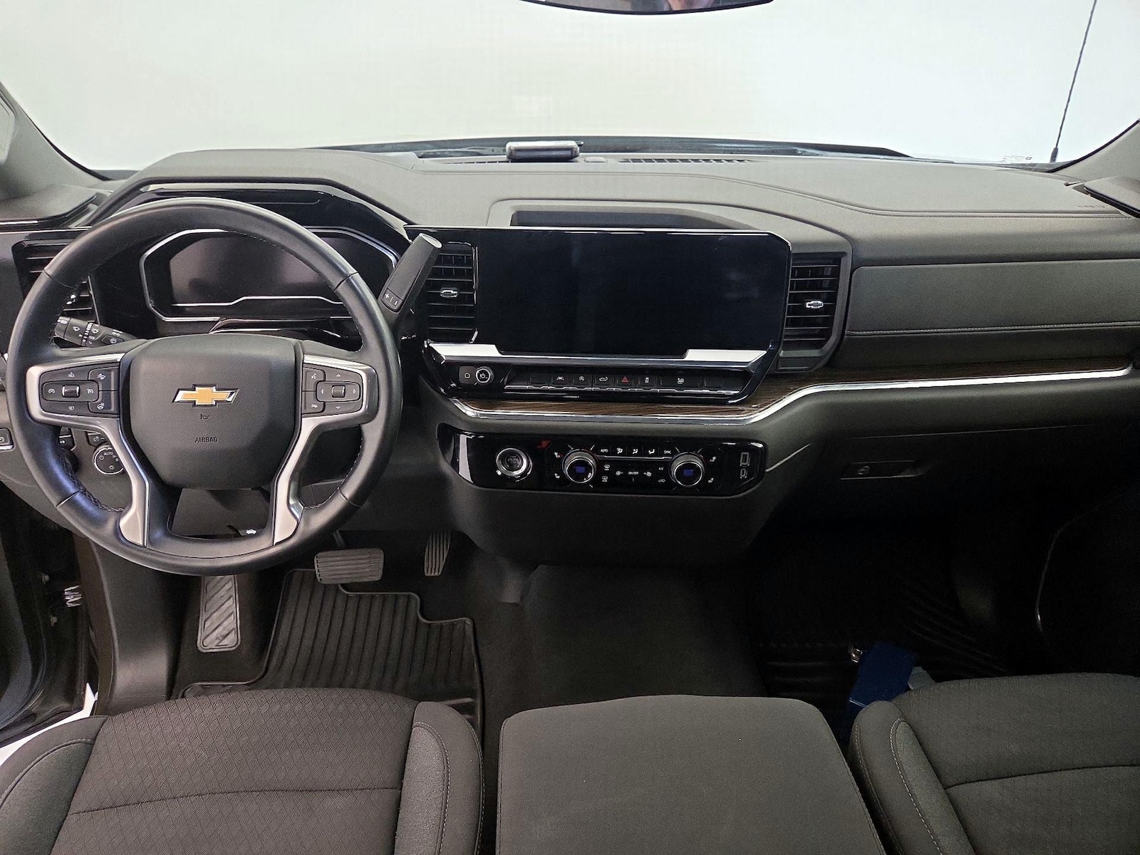 2023 Chevrolet Silverado 1500 LT - Photo 10