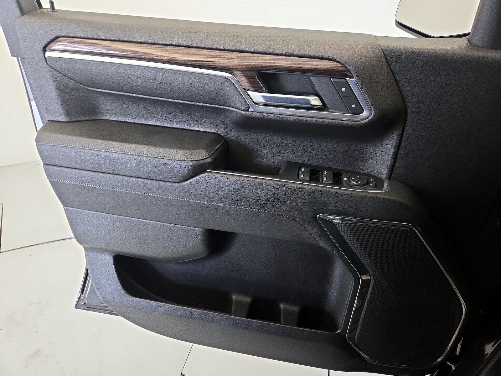 2023 Chevrolet Silverado 1500 LT - Photo 13