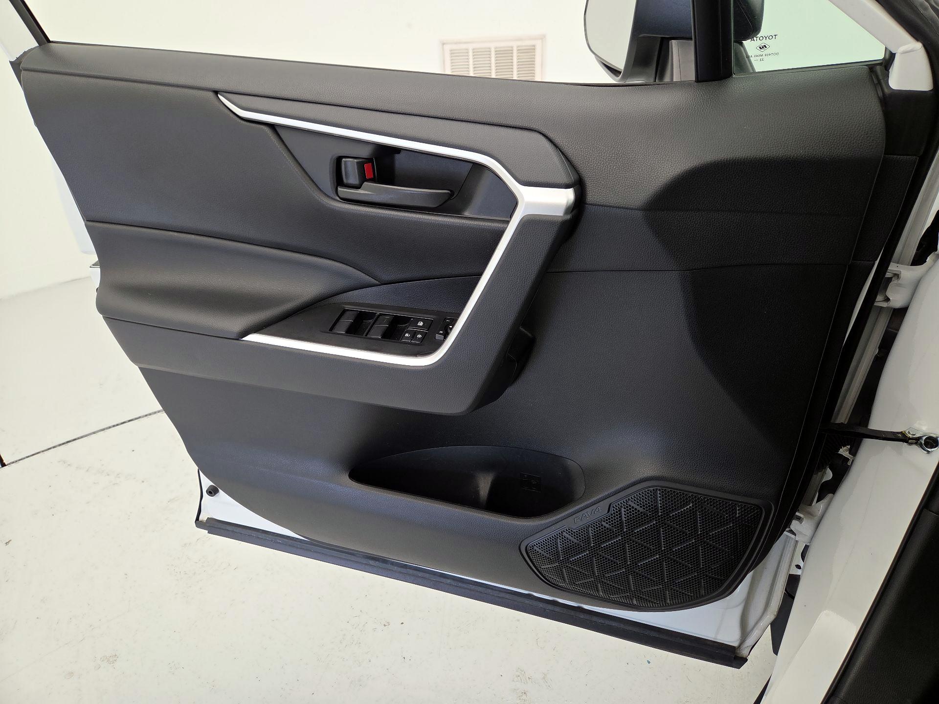 Thumbnail: 2023 Toyota RAV4 - 12