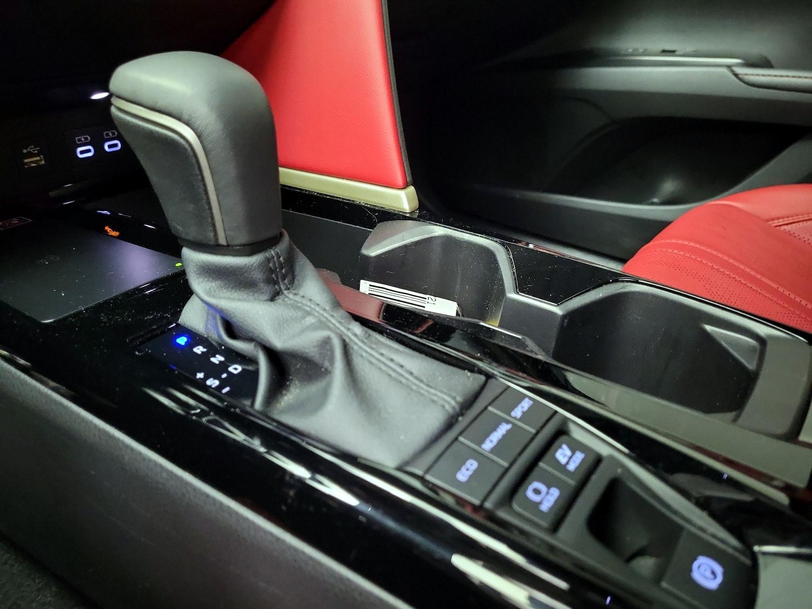 2025 Toyota Camry XSE - Photo 18