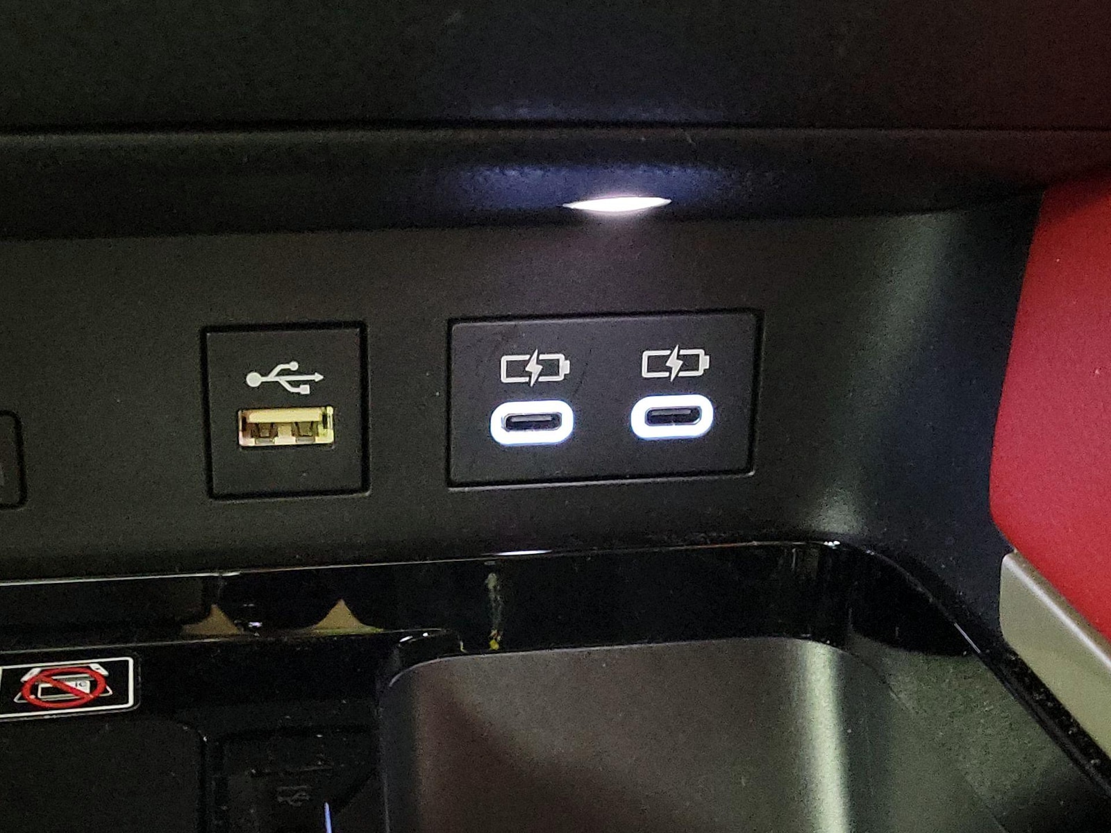 2025 Toyota Camry XSE - Photo 19