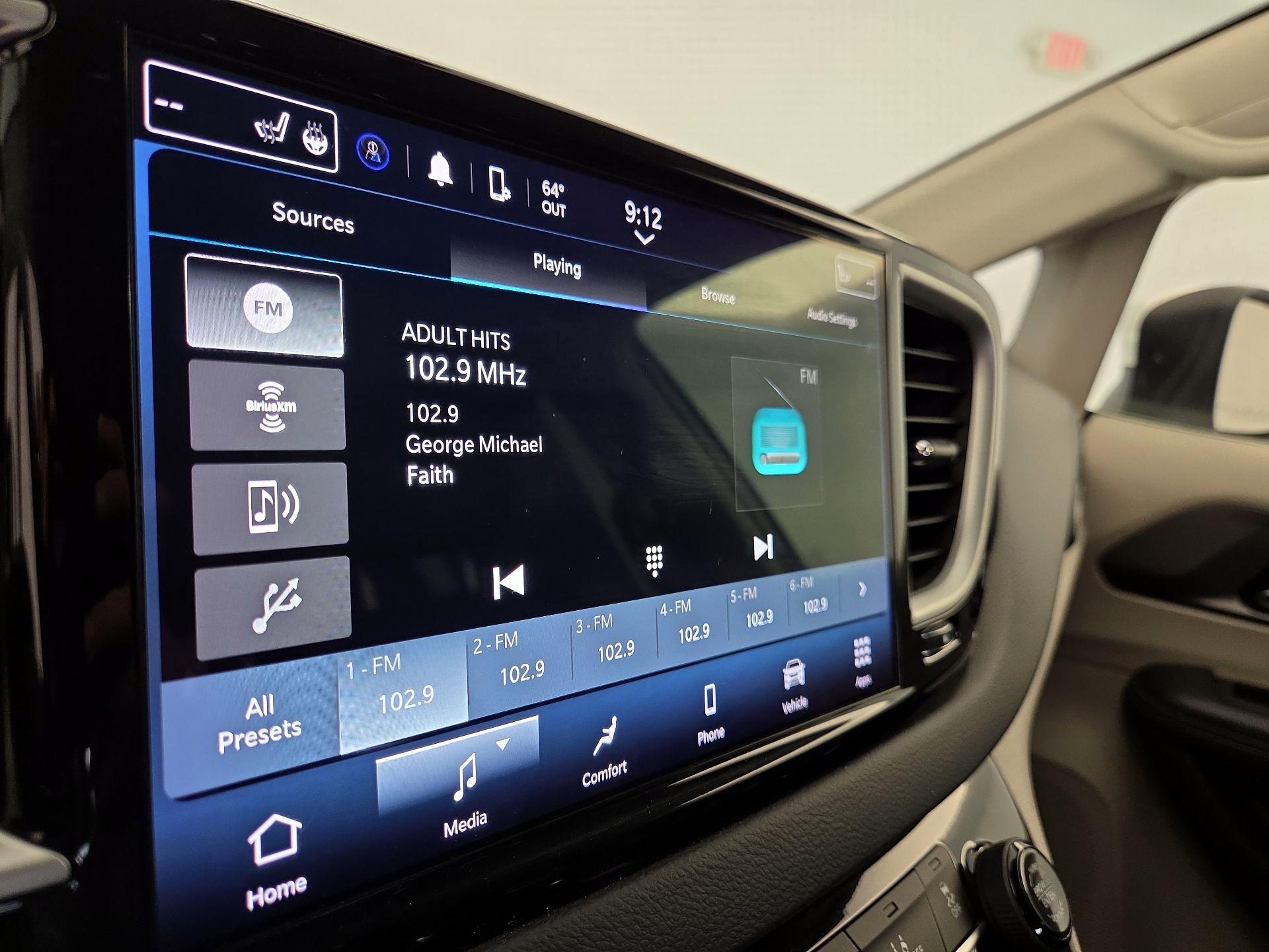 Thumbnail: 2023 Chrysler Pacifica - 15
