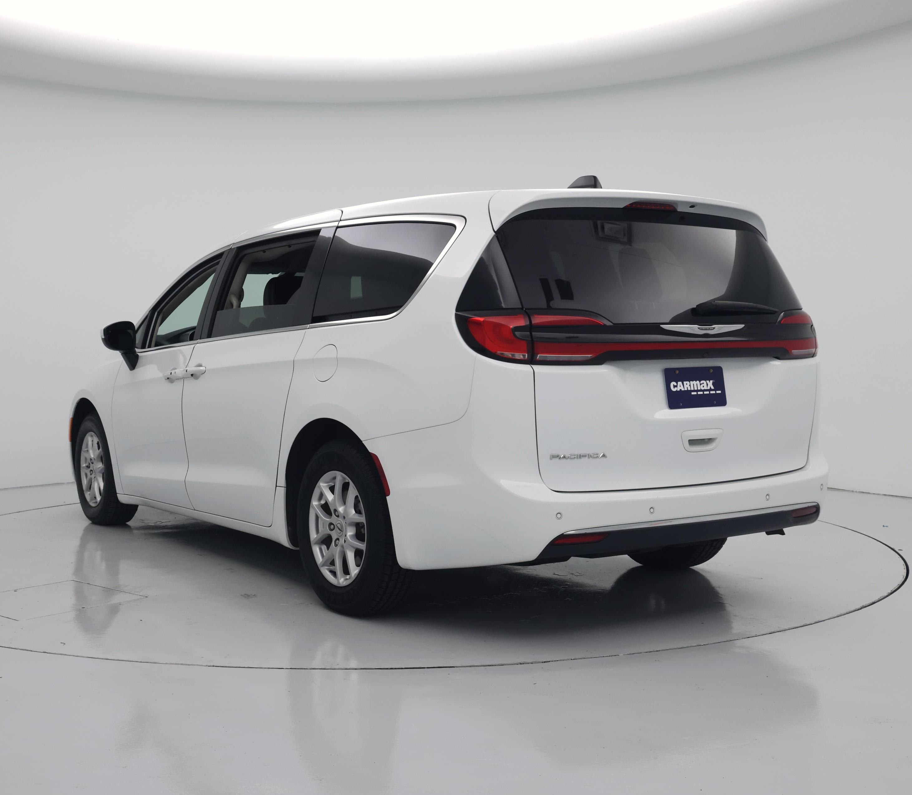Thumbnail: 2023 Chrysler Pacifica - 2