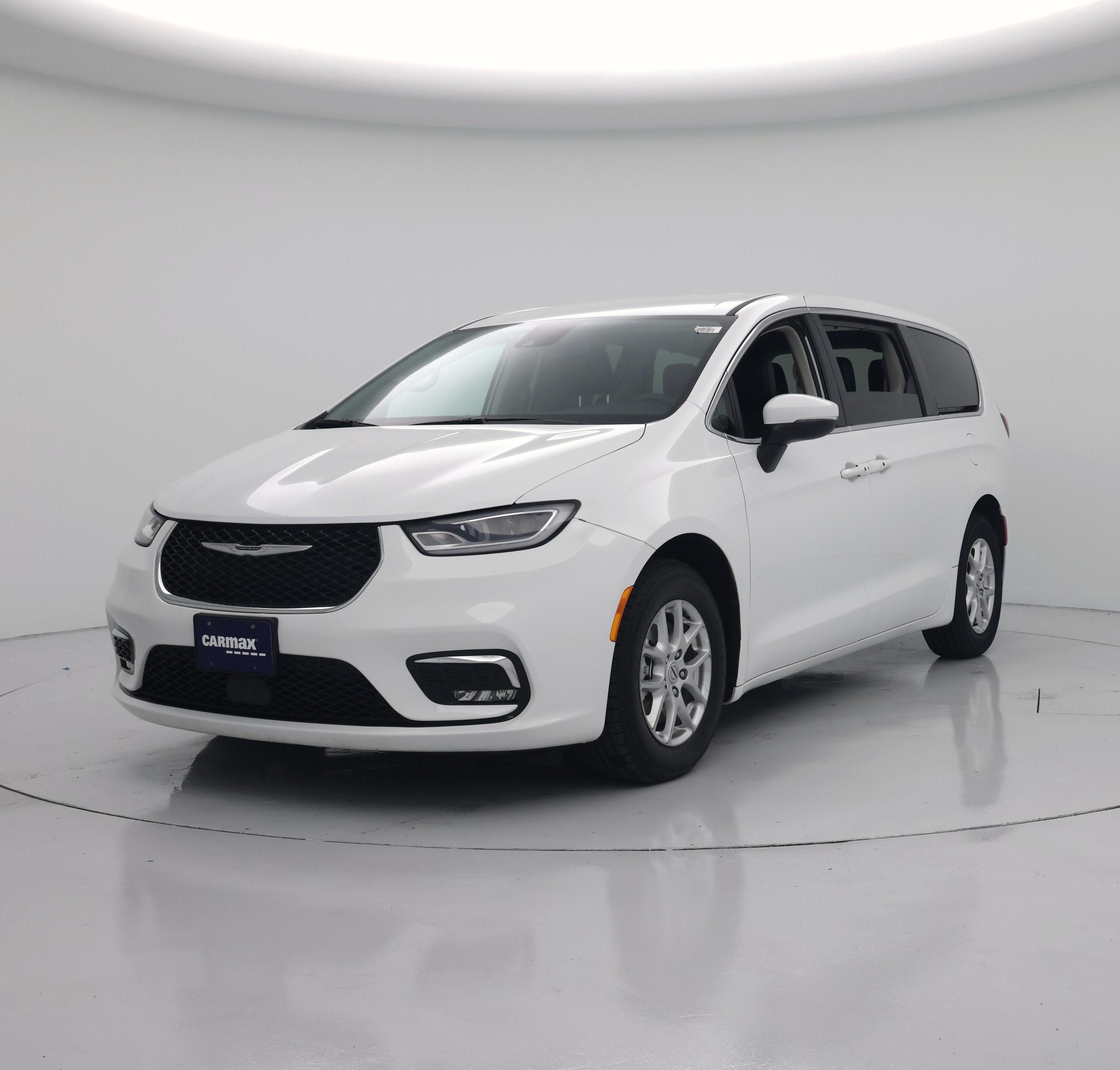 Thumbnail: 2023 Chrysler Pacifica - 4