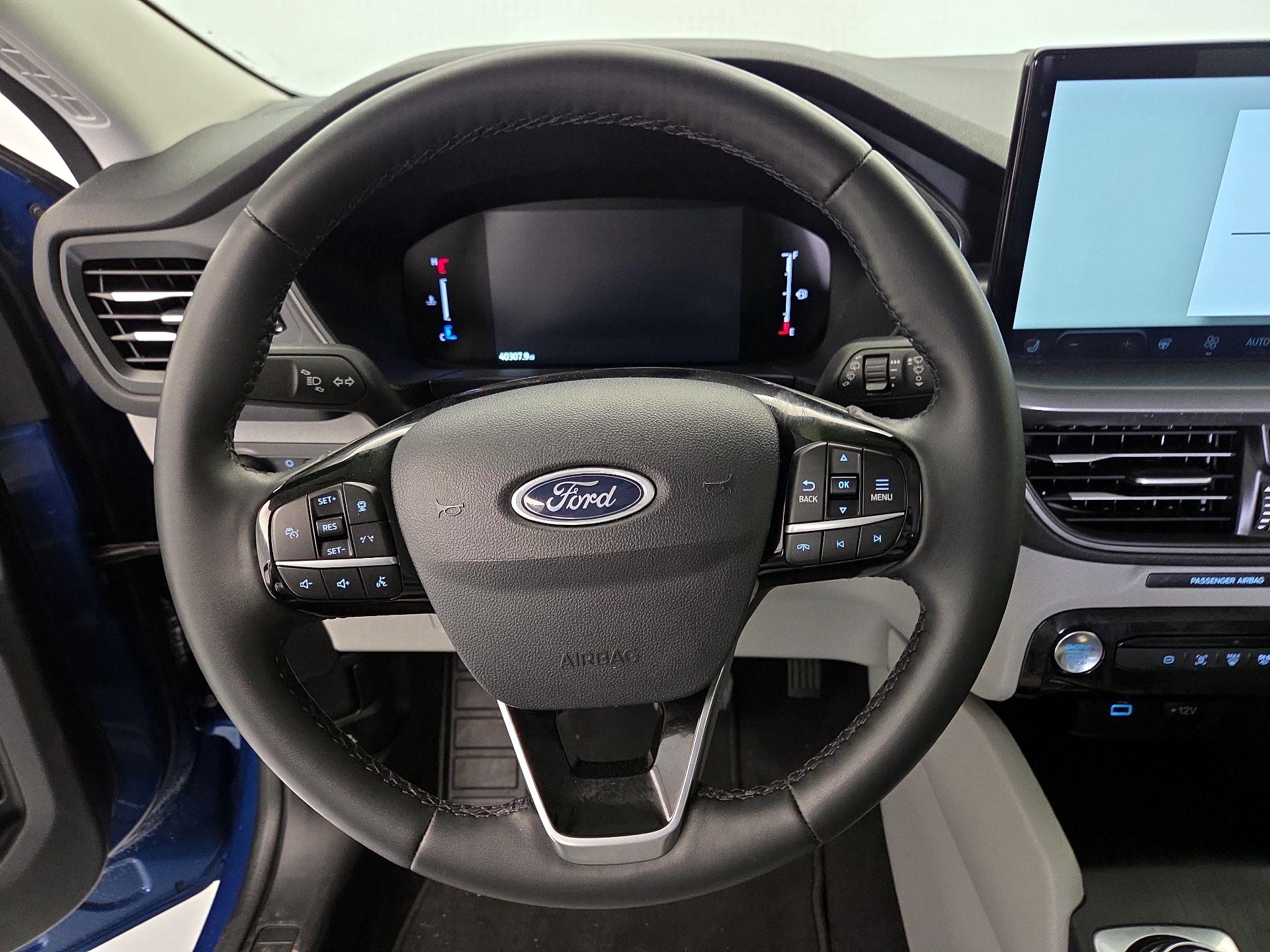 Thumbnail: 2023 Ford Escape - 10