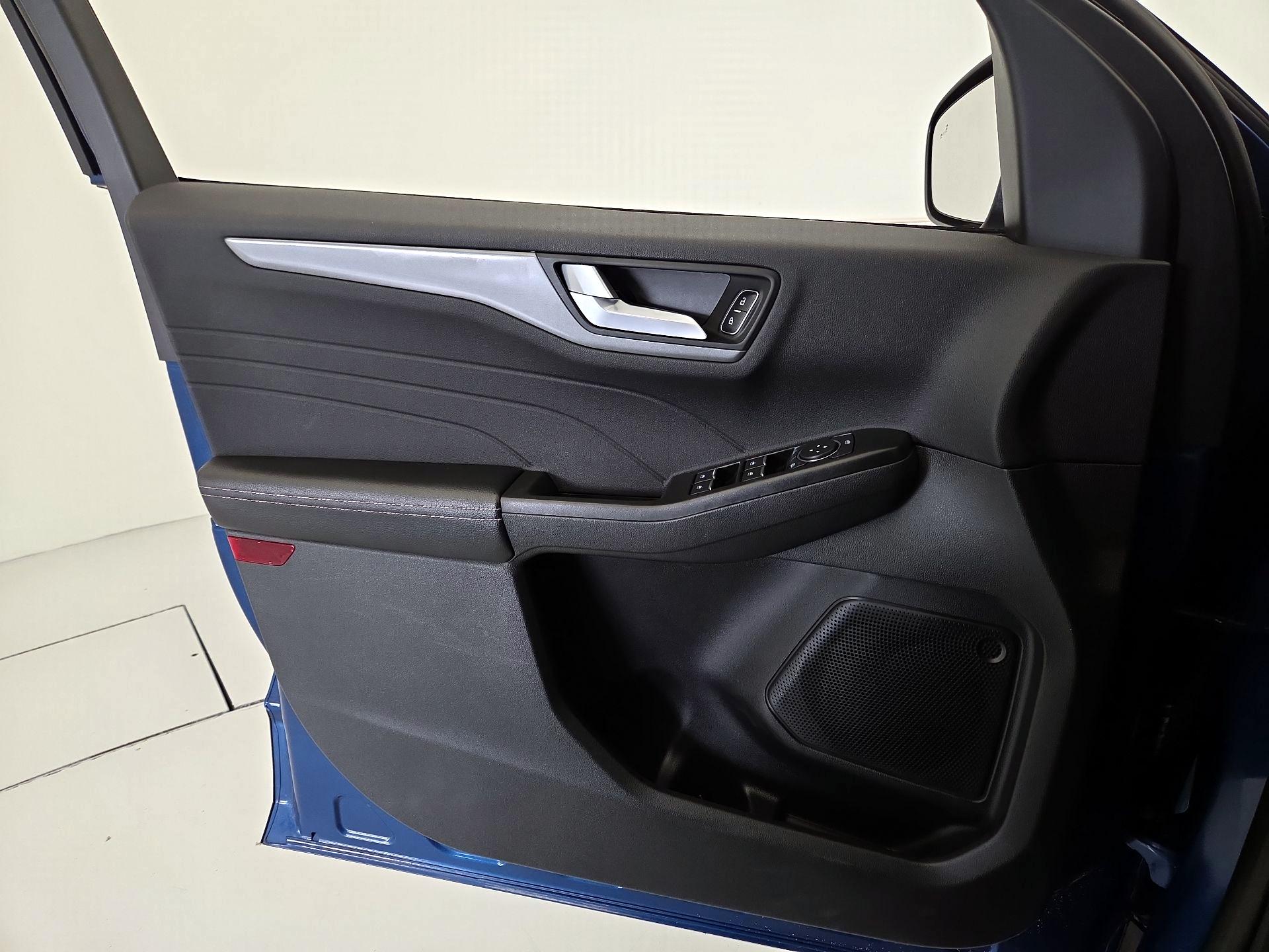 Thumbnail: 2023 Ford Escape - 12
