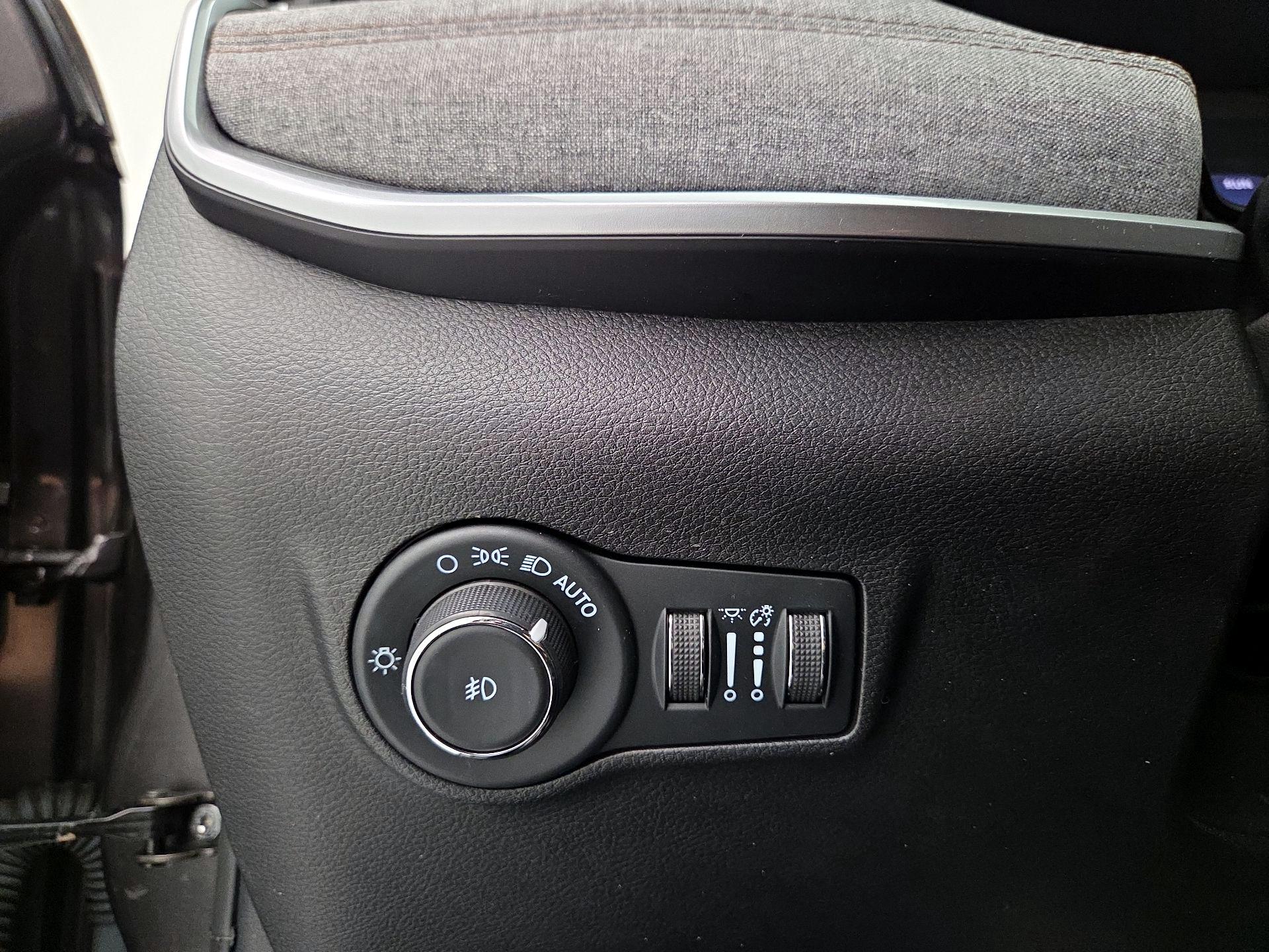 Thumbnail: 2022 Jeep Compass - 13