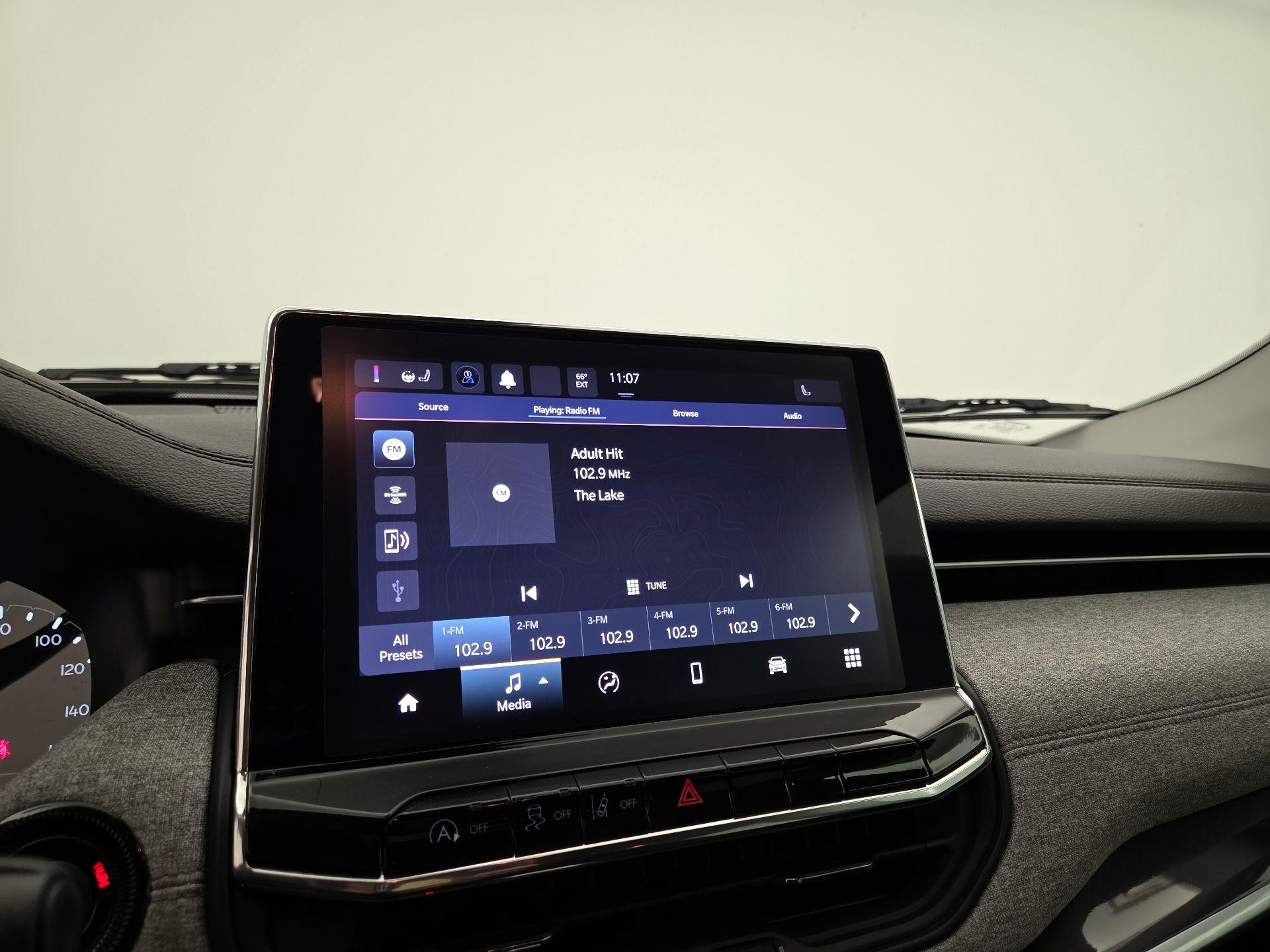 Thumbnail: 2022 Jeep Compass - 15