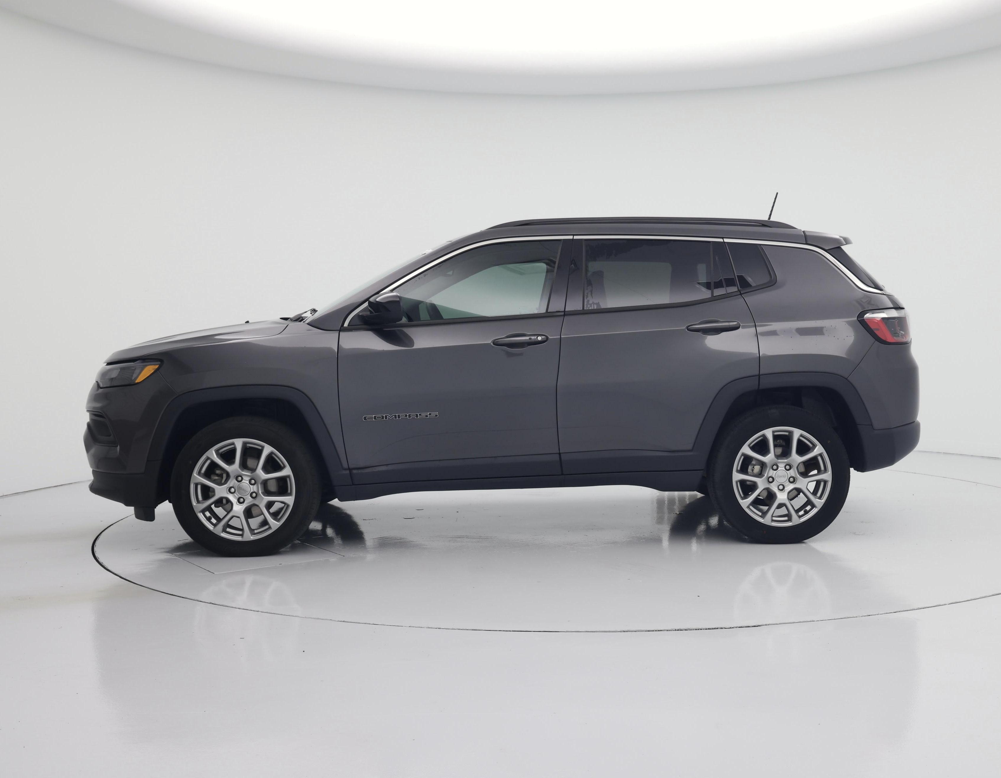Thumbnail: 2022 Jeep Compass - 3