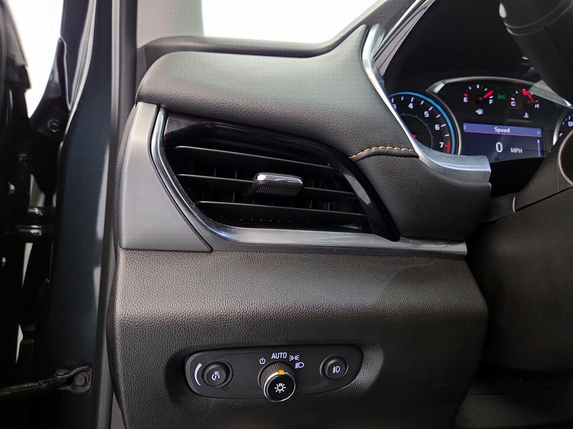 Thumbnail: 2021 Chevrolet Traverse - 13