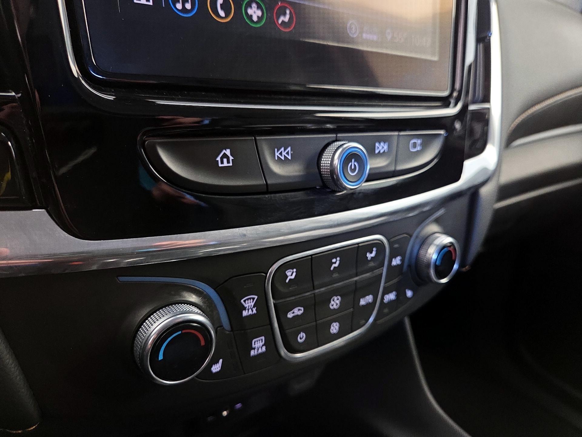 Thumbnail: 2021 Chevrolet Traverse - 16