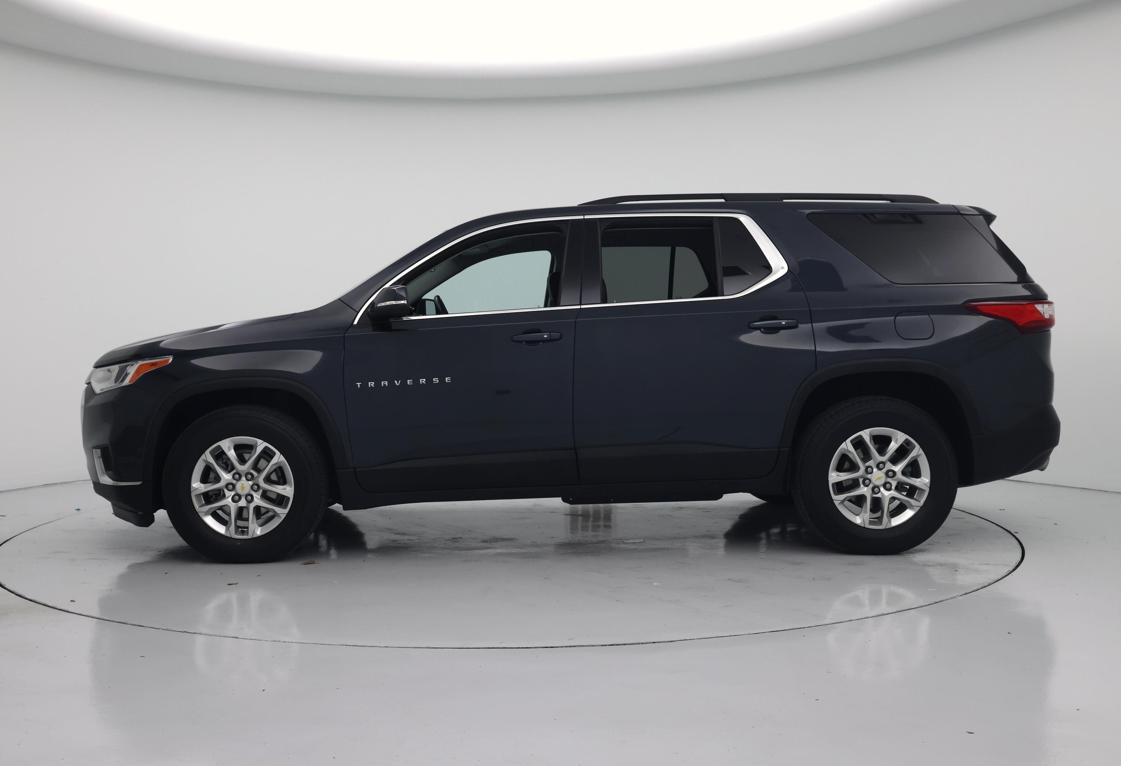 Thumbnail: 2021 Chevrolet Traverse - 3